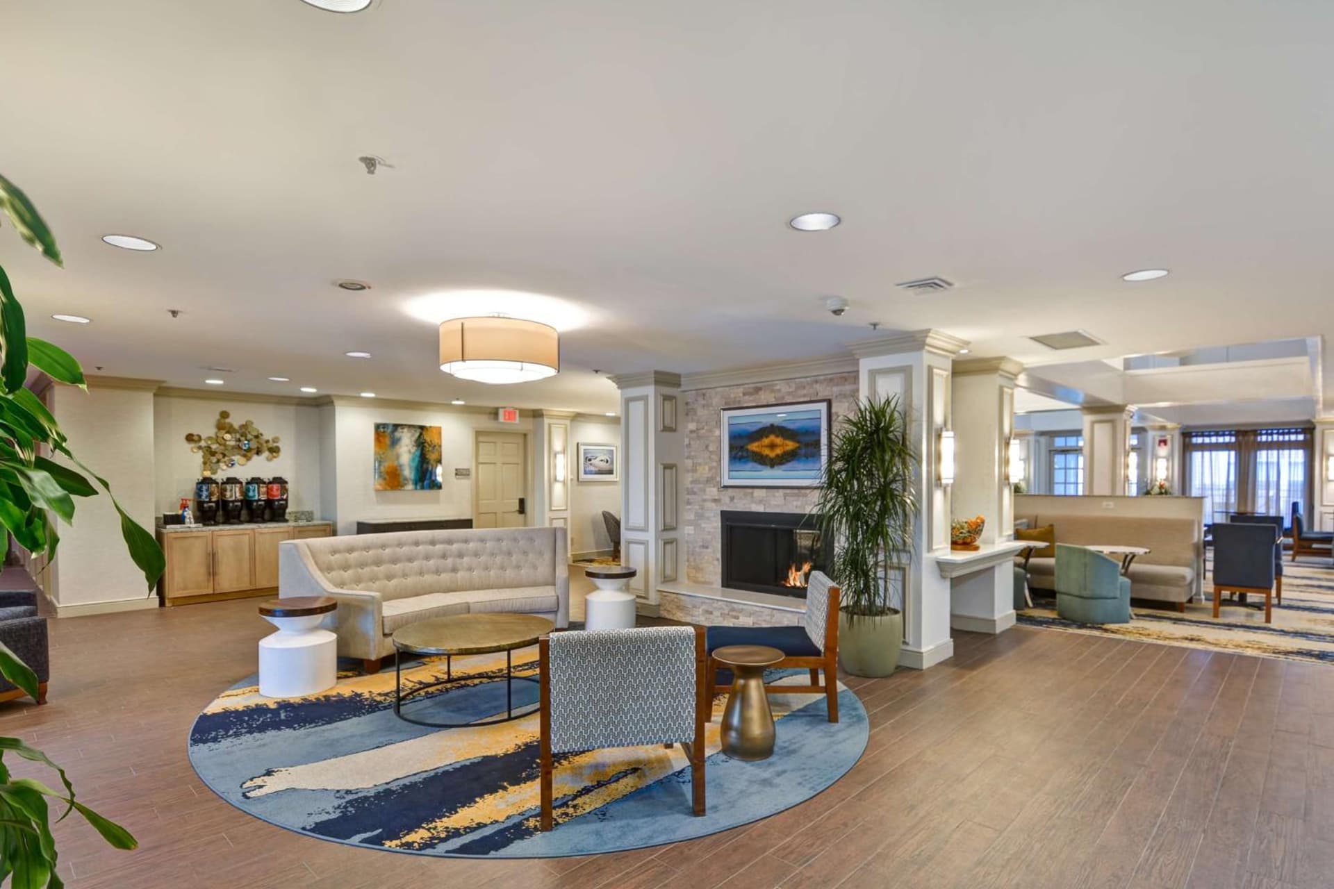 Homewood Suites by Hilton Windsor Locks Hartford interior in Windsor Locks — gallery photo 2