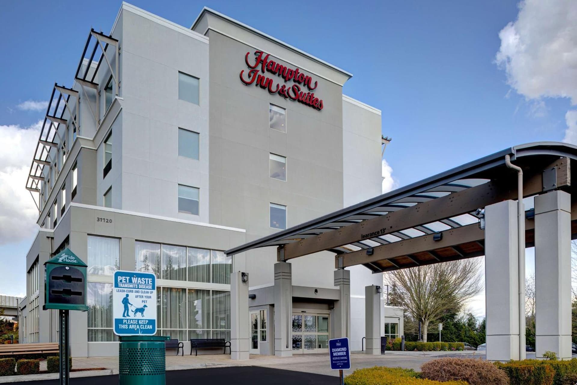 Hampton Inn & Suites Seattle/Federal Way interior in Federal Way, WA — gallery photo 2