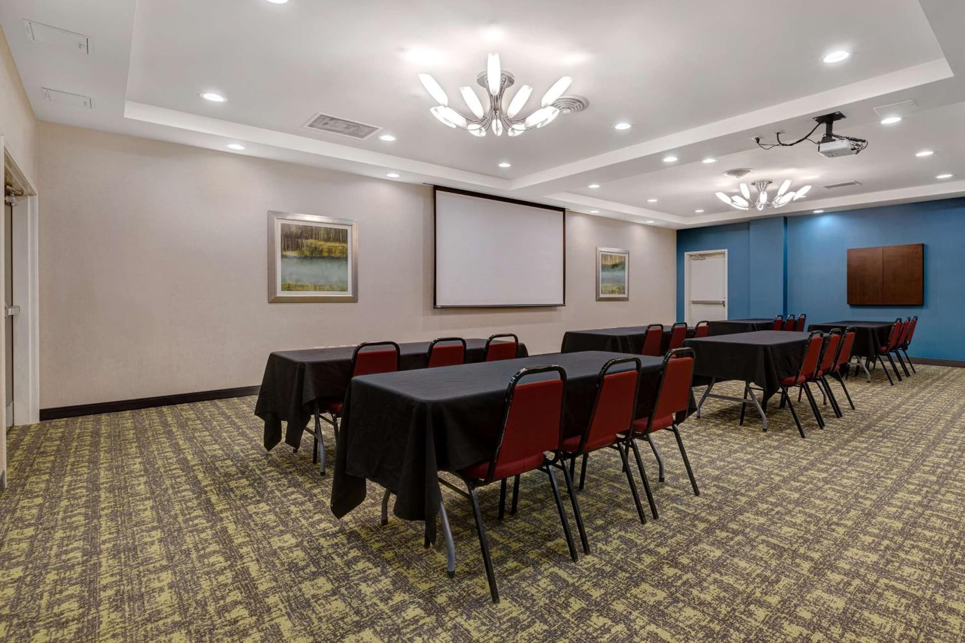Hampton Inn & Suites Seattle/Federal Way gallery photo in Federal Way, WA — image 52