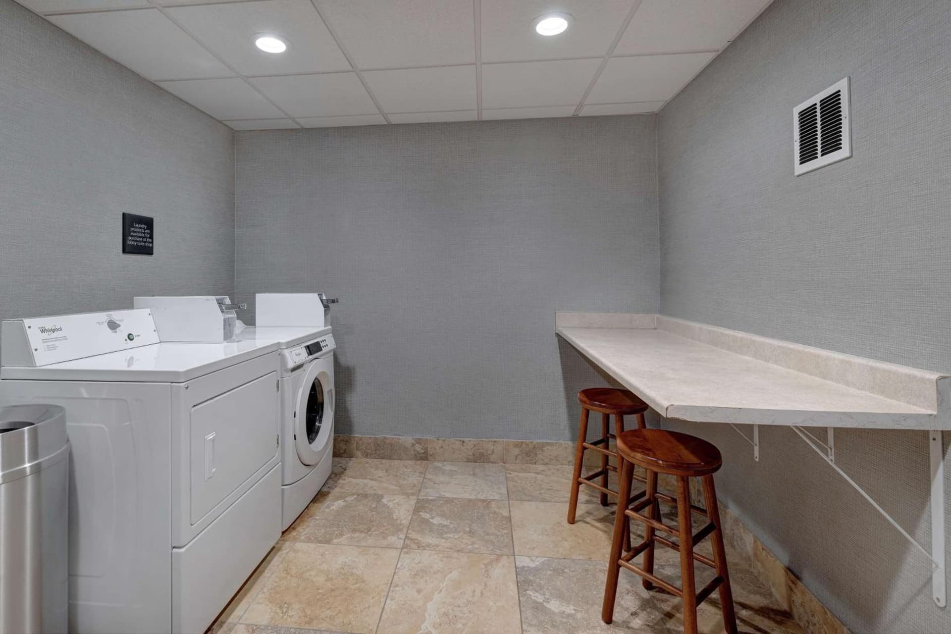 Hampton Inn & Suites Seattle/Federal Way interior in Federal Way, WA — gallery photo 2