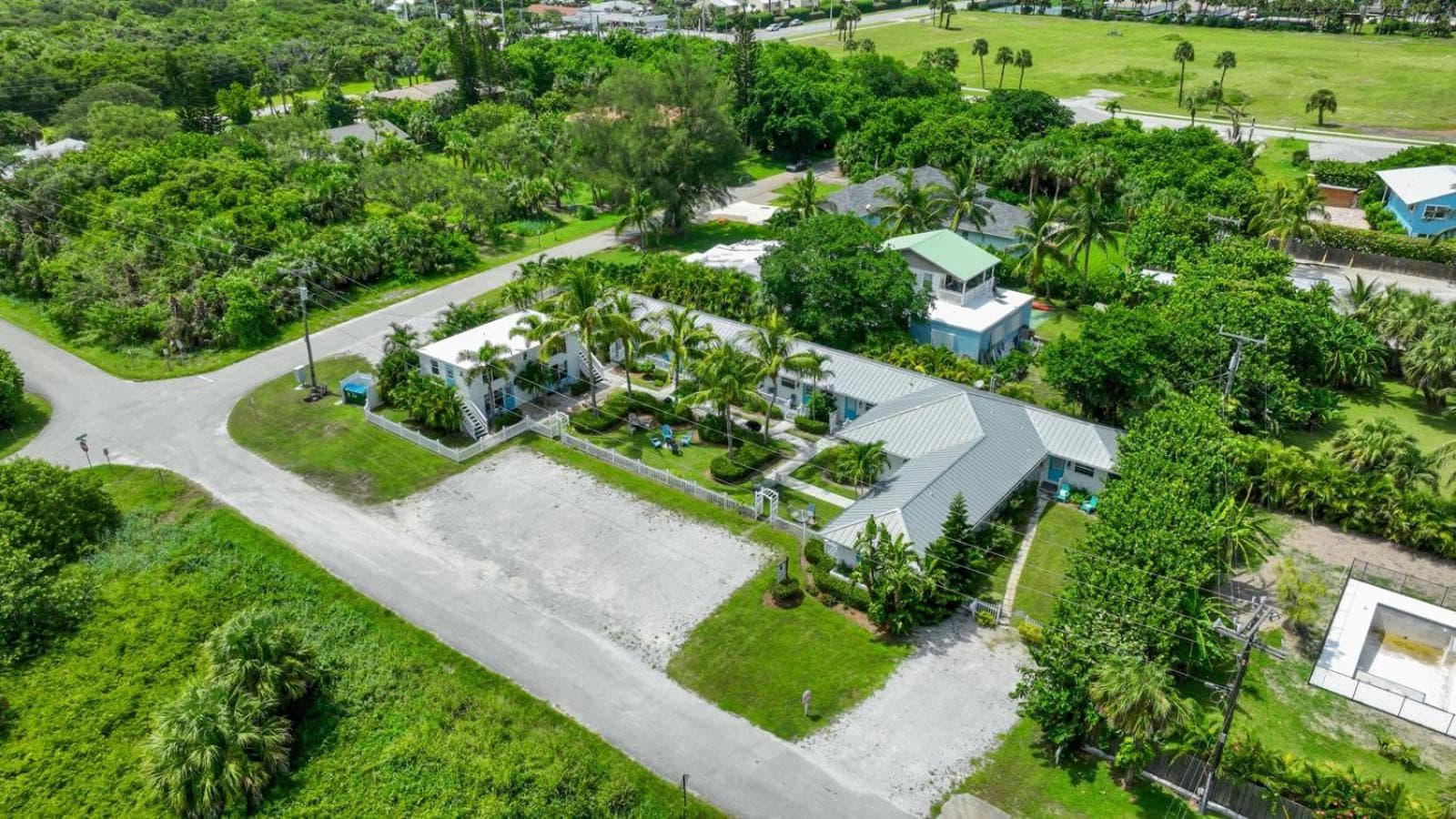 Seahorse Beach Bungalows gallery photo in Fort Pierce, FL — image 6