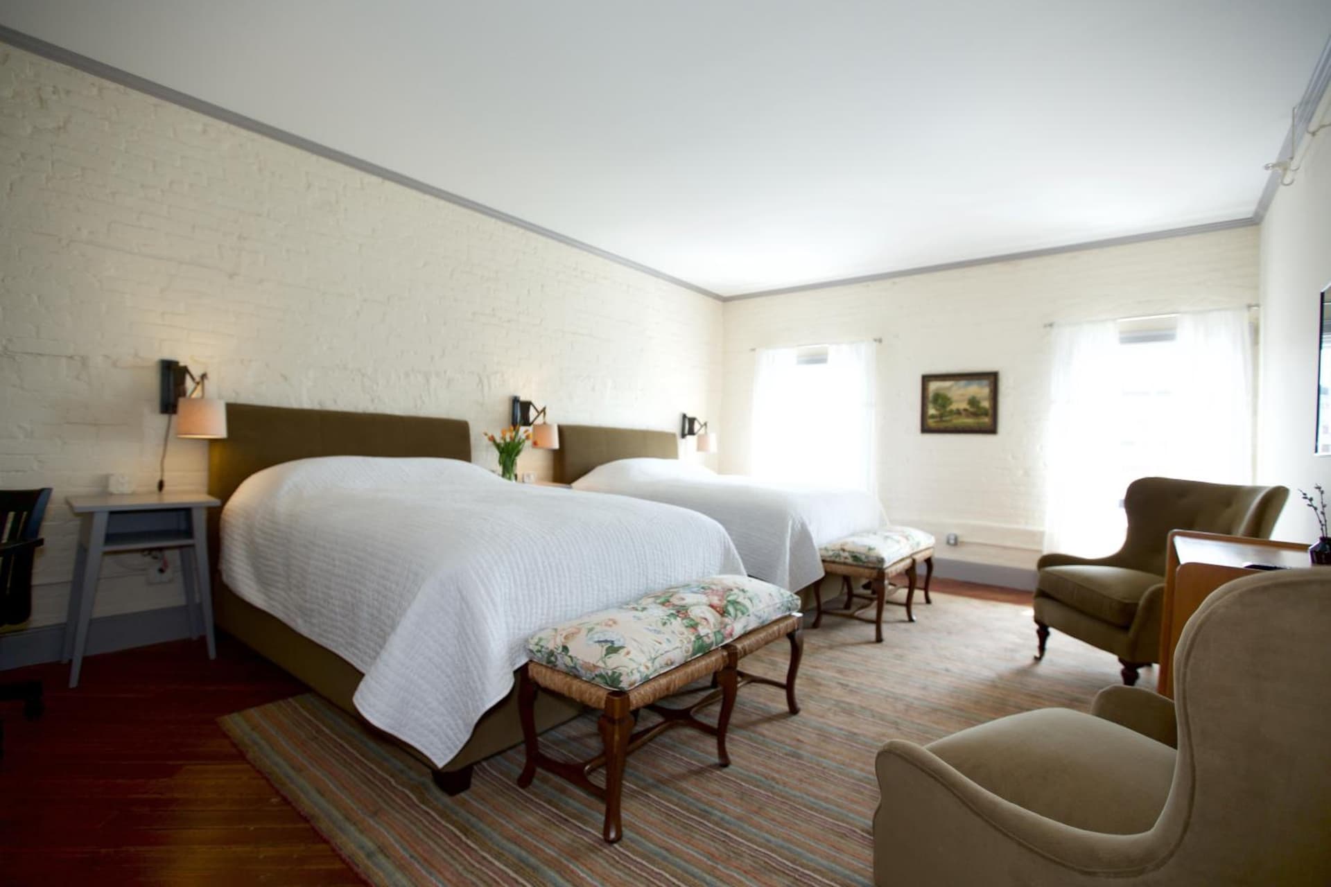 Hotel on North property views in Pittsfield, MA — gallery photo 3