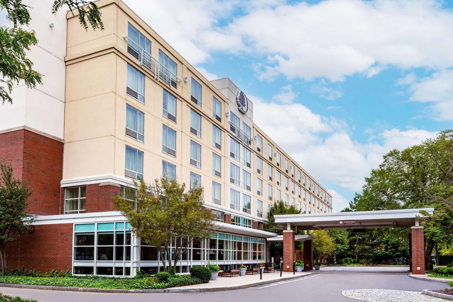 DoubleTree by Hilton Hotel Boston Bayside interior in Boston, MA — gallery photo 2
