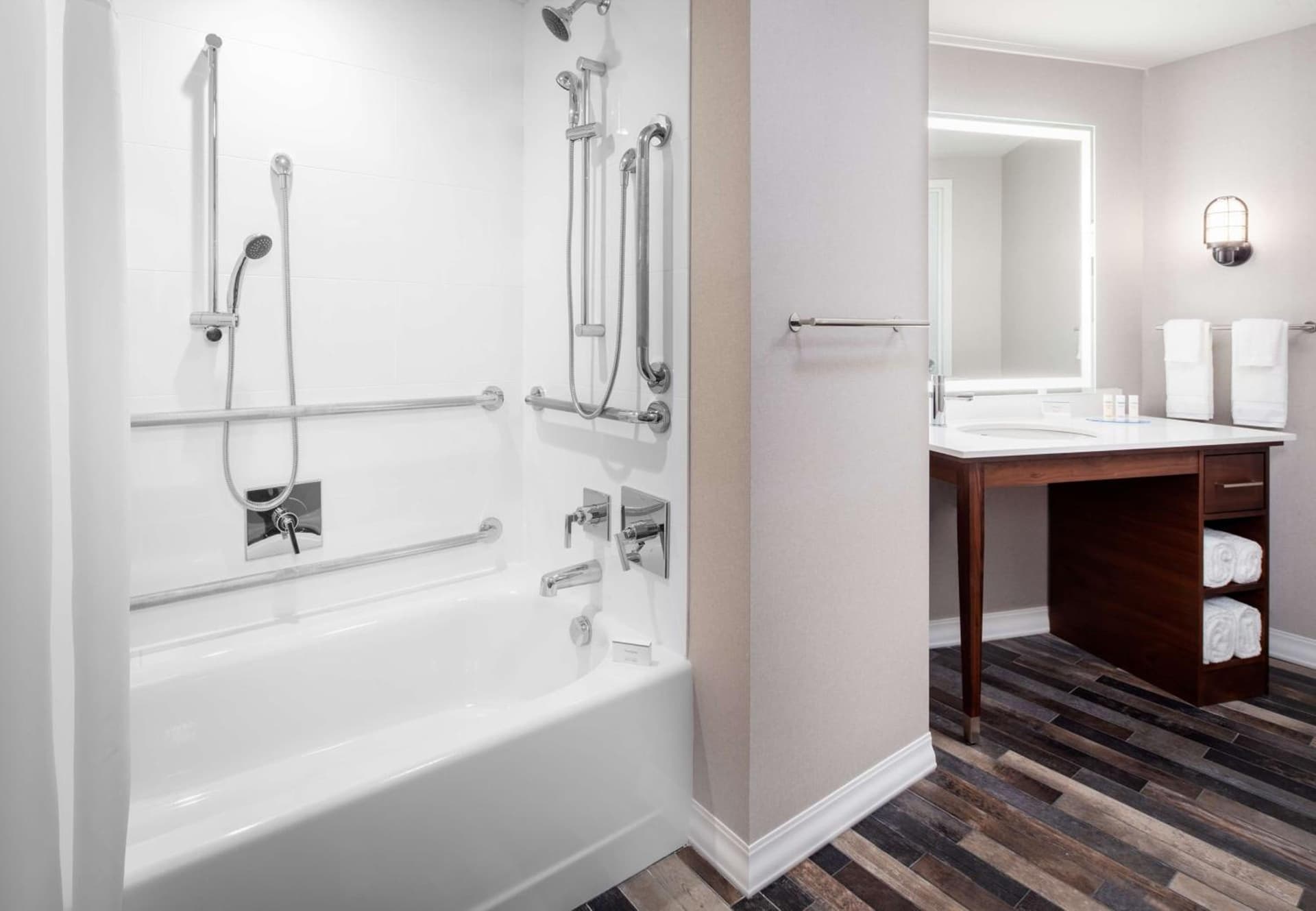 Hampton by Hilton at the Boston Seaport District gallery photo in Boston, MA — image 22