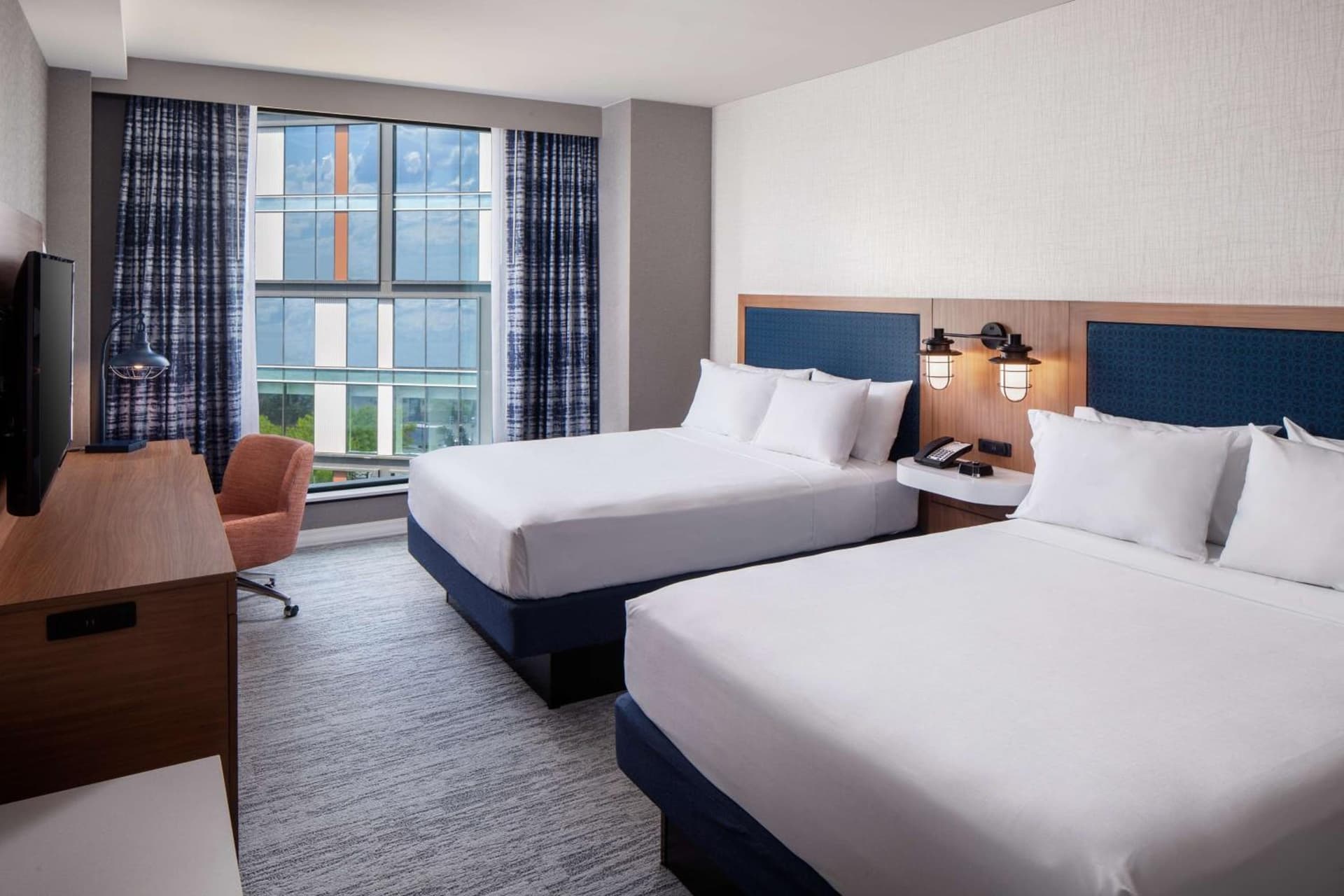 Hampton by Hilton at the Boston Seaport District gallery photo in Boston, MA — image 12