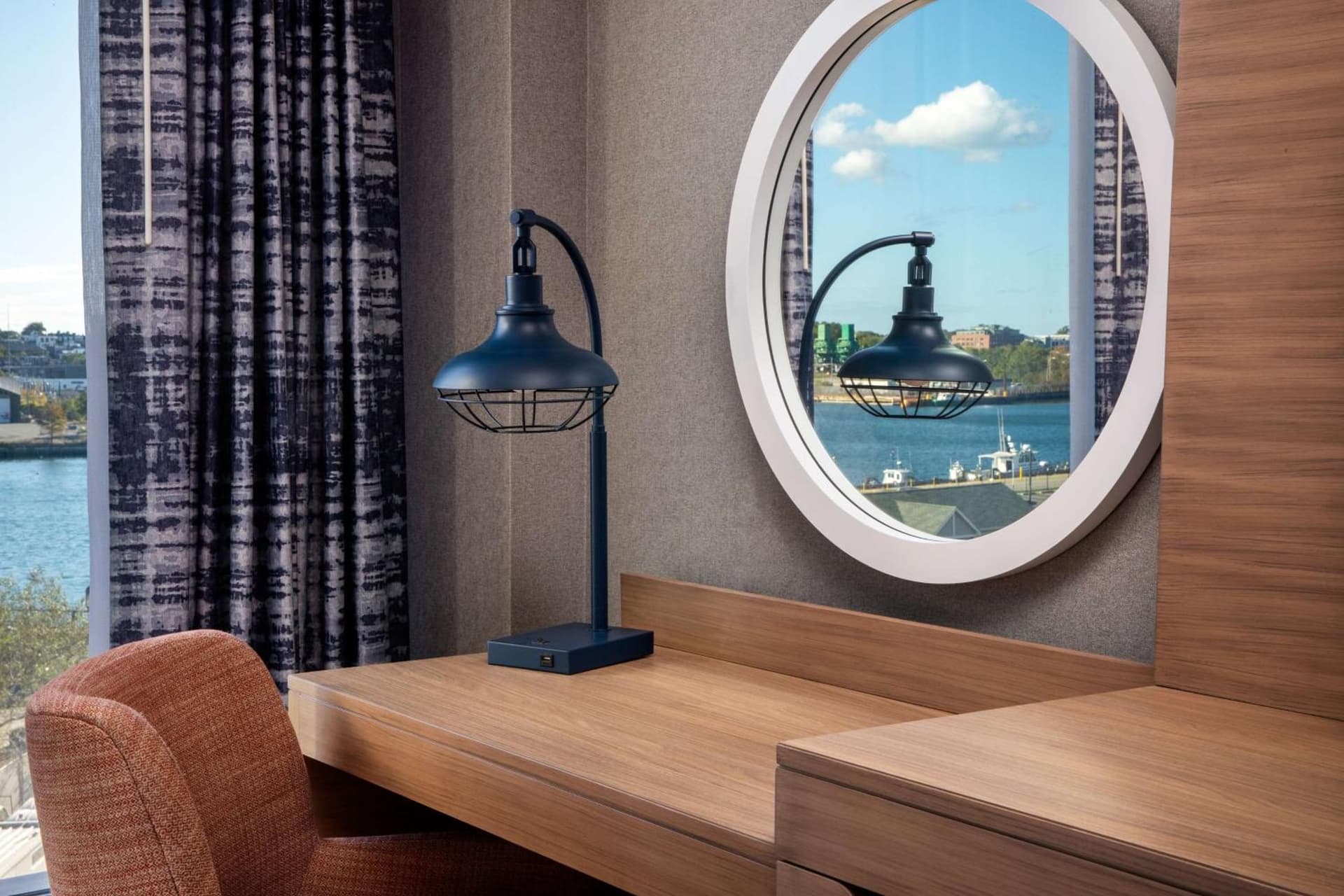 Hampton by Hilton at the Boston Seaport District gallery photo in Boston, MA — image 11