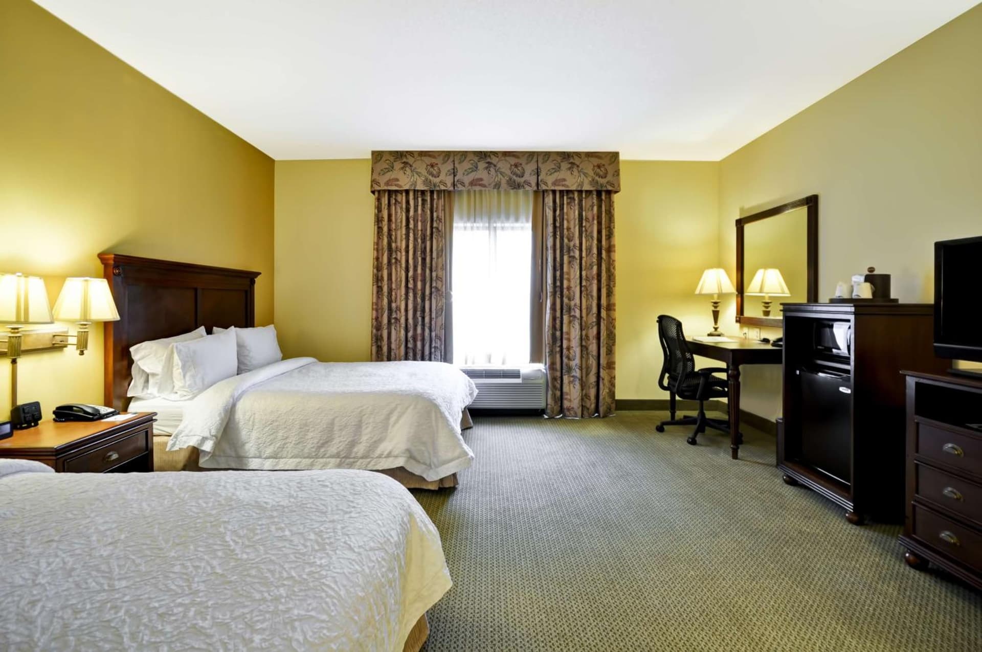 Hampton Inn & Suites North Charleston-University Boulevard gallery photo in Charleston, SC — image 8