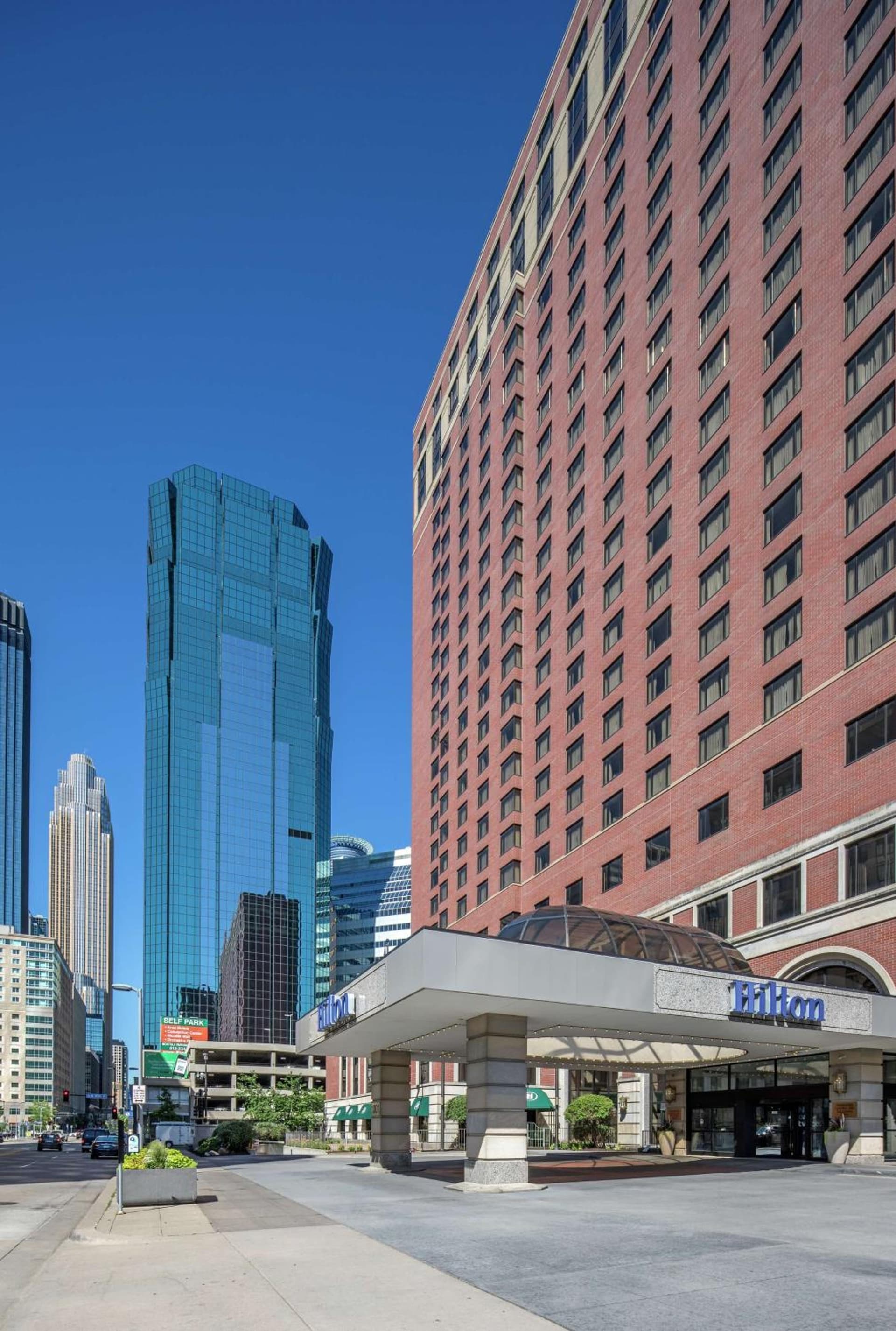 Hilton Minneapolis property views in Minneapolis, MN — gallery photo 3