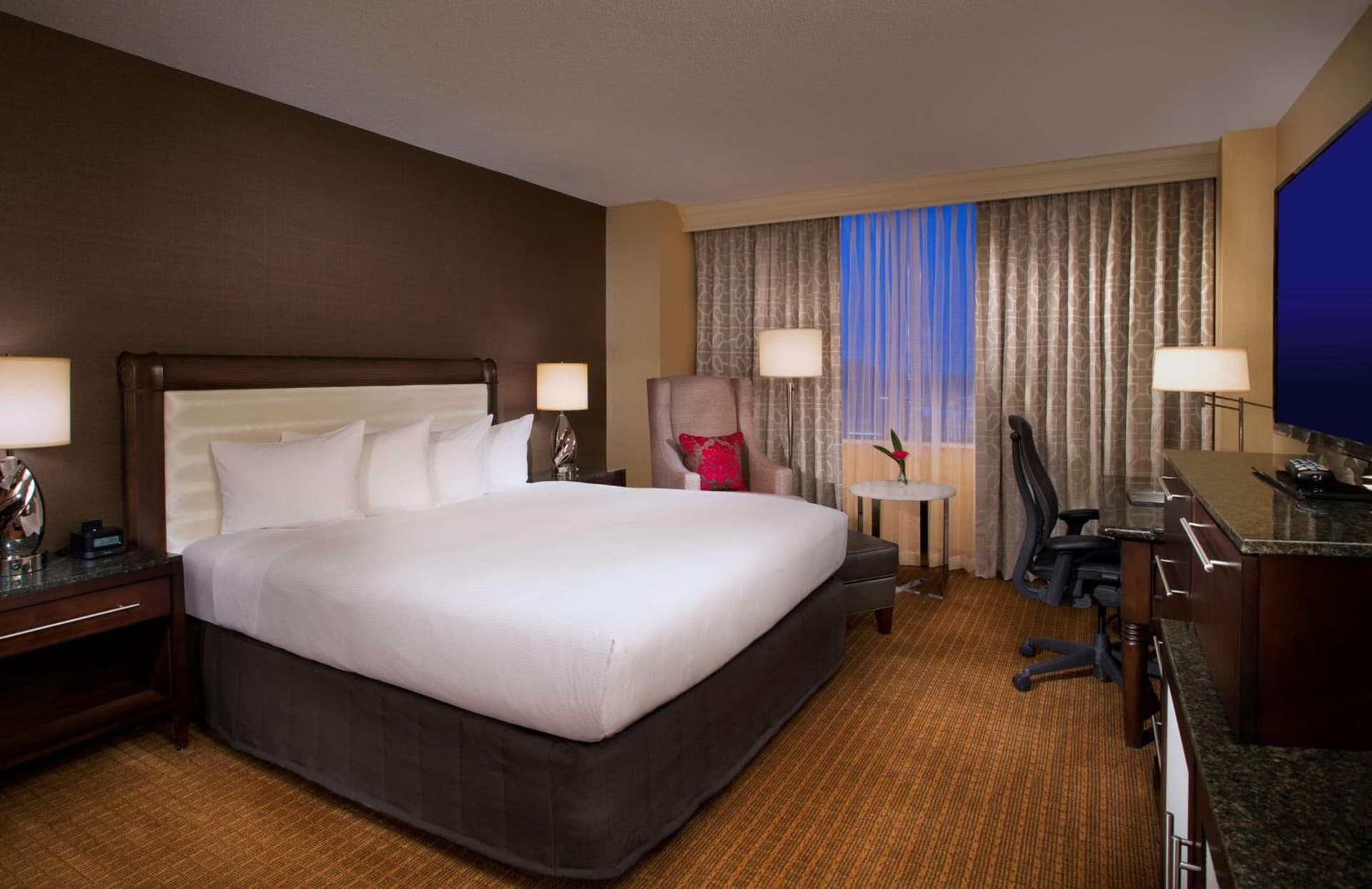 Hilton Minneapolis interior in Minneapolis, MN — gallery photo 2