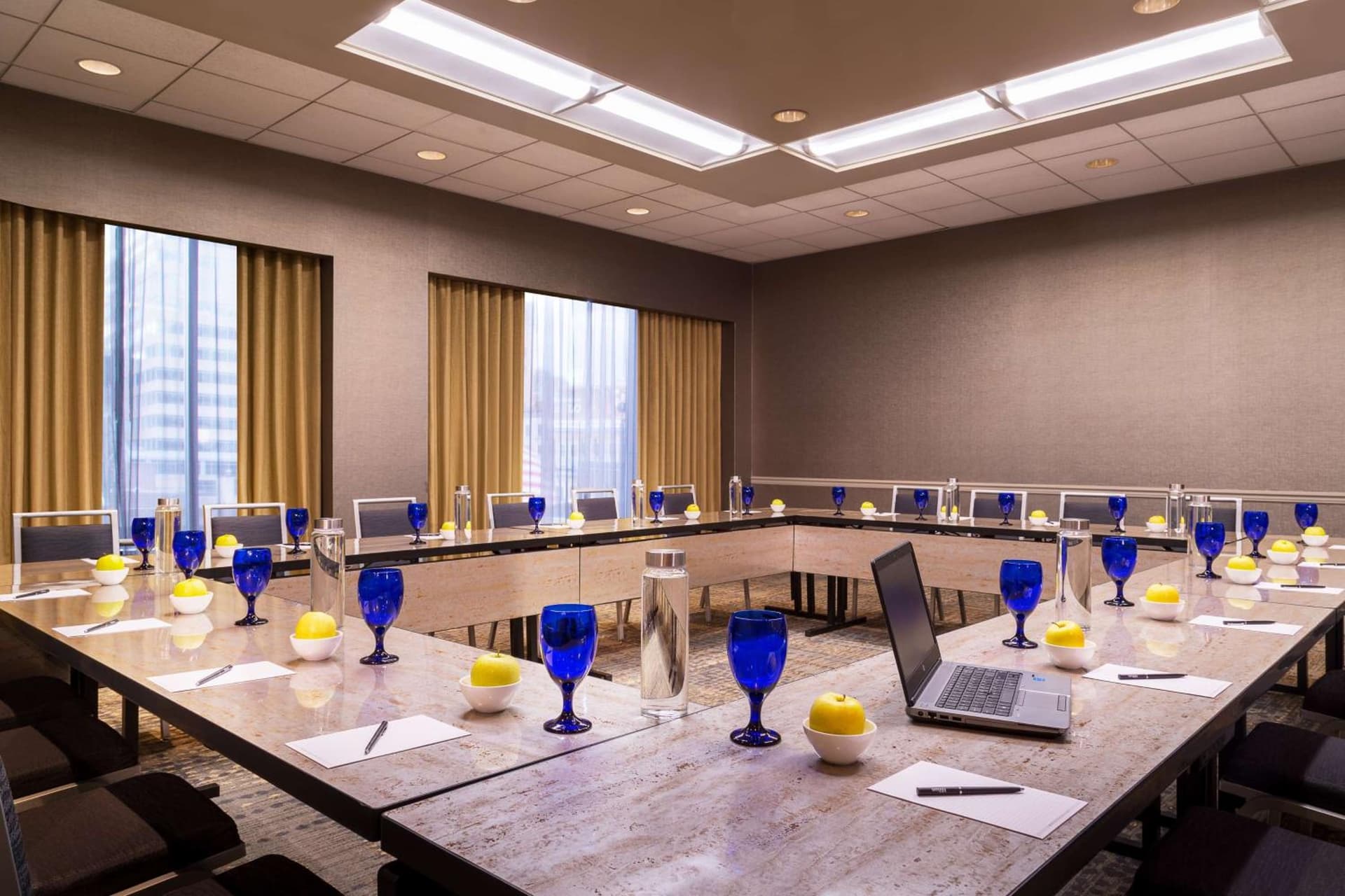 Hilton Minneapolis gallery photo in Minneapolis, MN — image 74