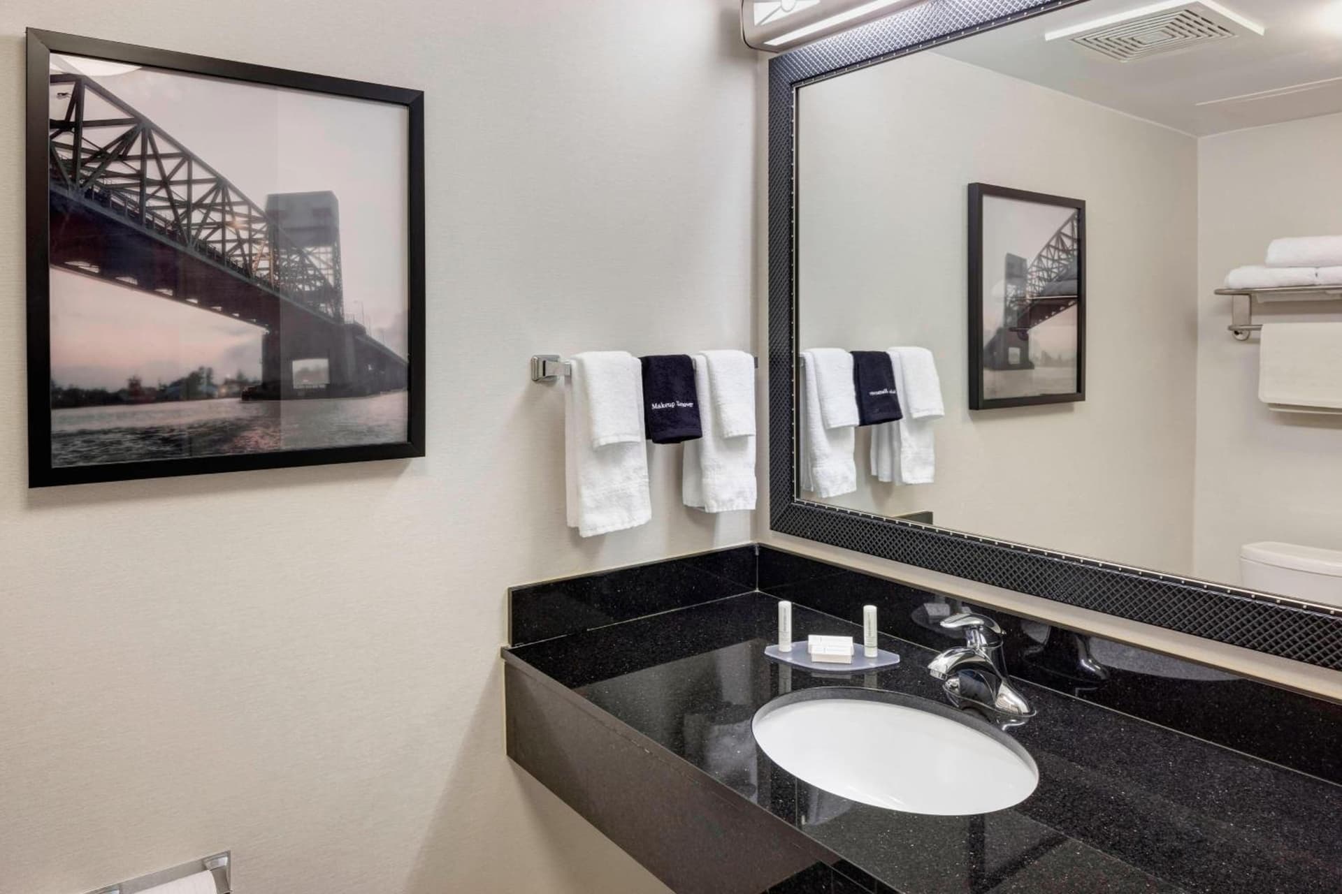 Fairfield by Marriott Inn & Suites Wilmington Wrightsville Beach gallery photo in Wilmington, NC — image 19