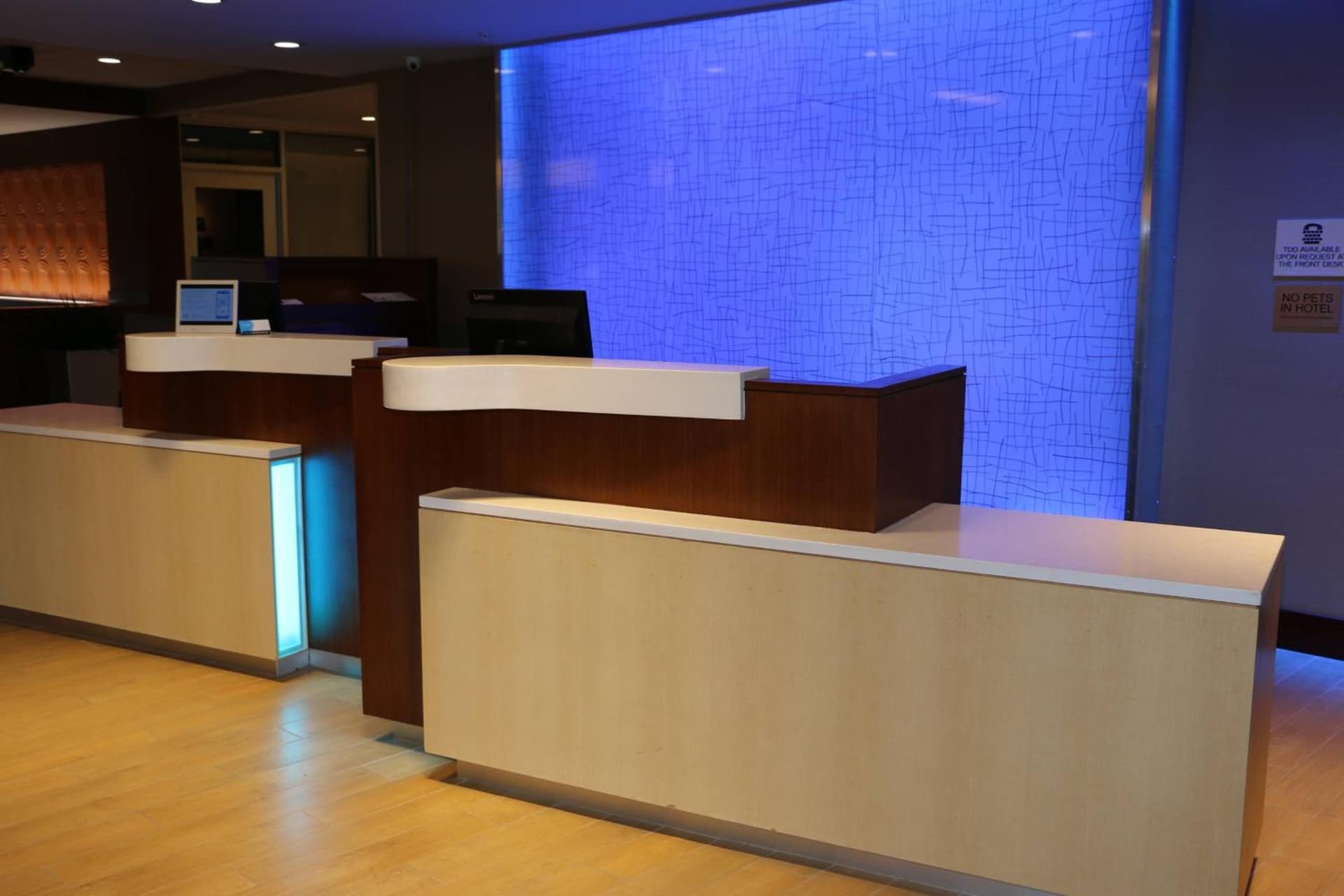 Fairfield Inn & Suites by Marriott Bowling Green interior in Bowling Green, OH — gallery photo 2
