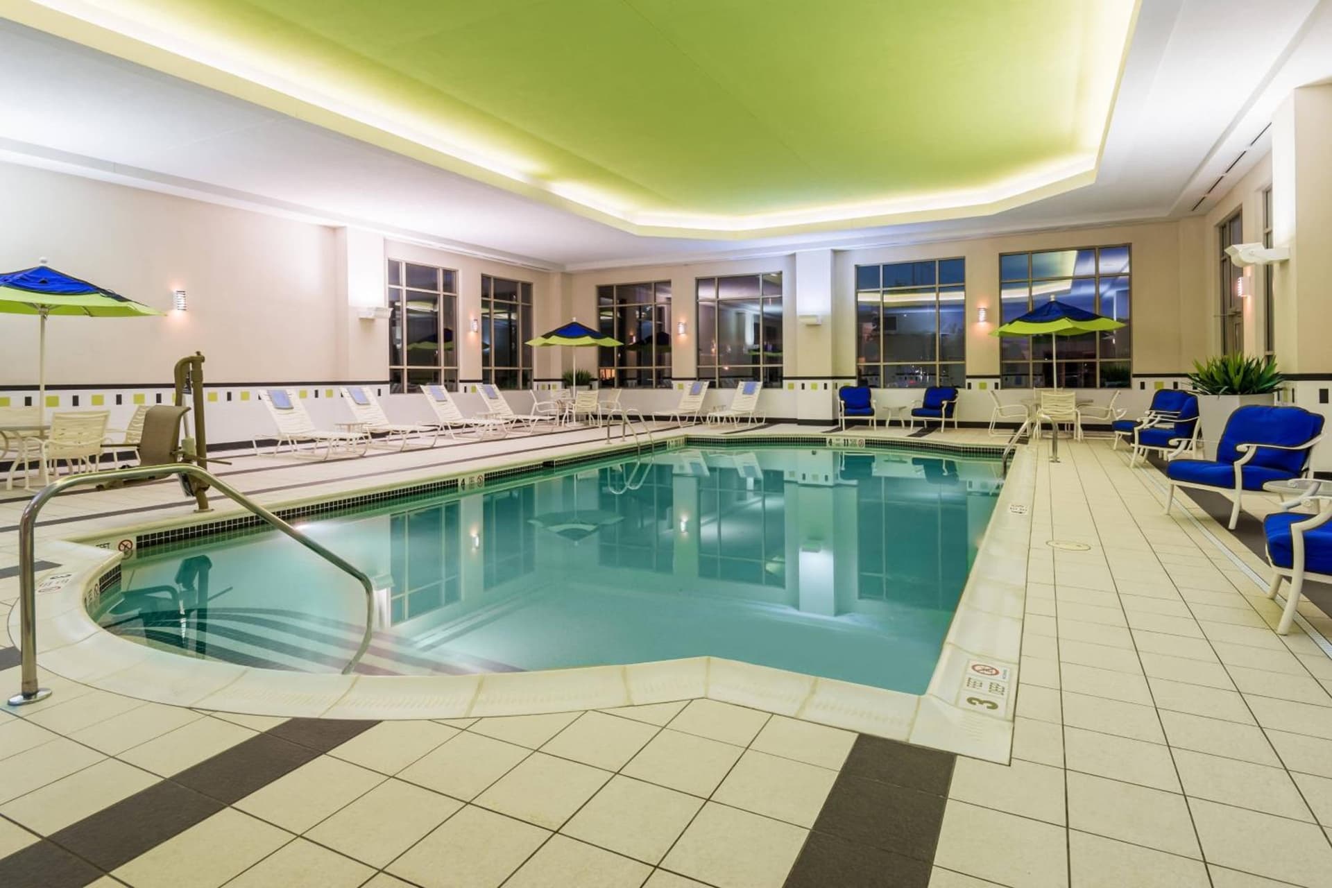 Fairfield Inn & Suites – Buffalo Airport interior in Cheektowaga — gallery photo 2