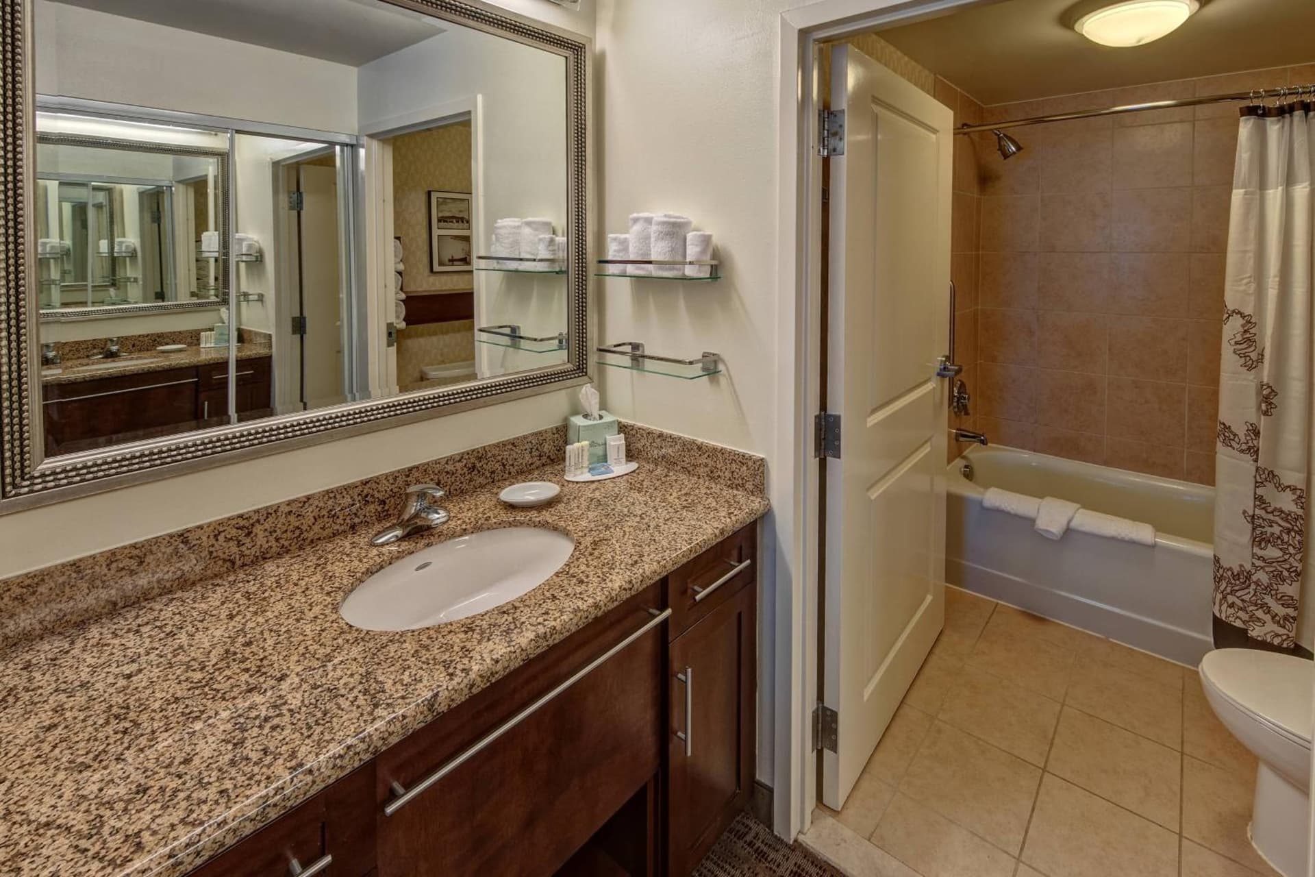 Residence Inn Norfolk Downtown gallery photo in Norfolk, VA — image 13