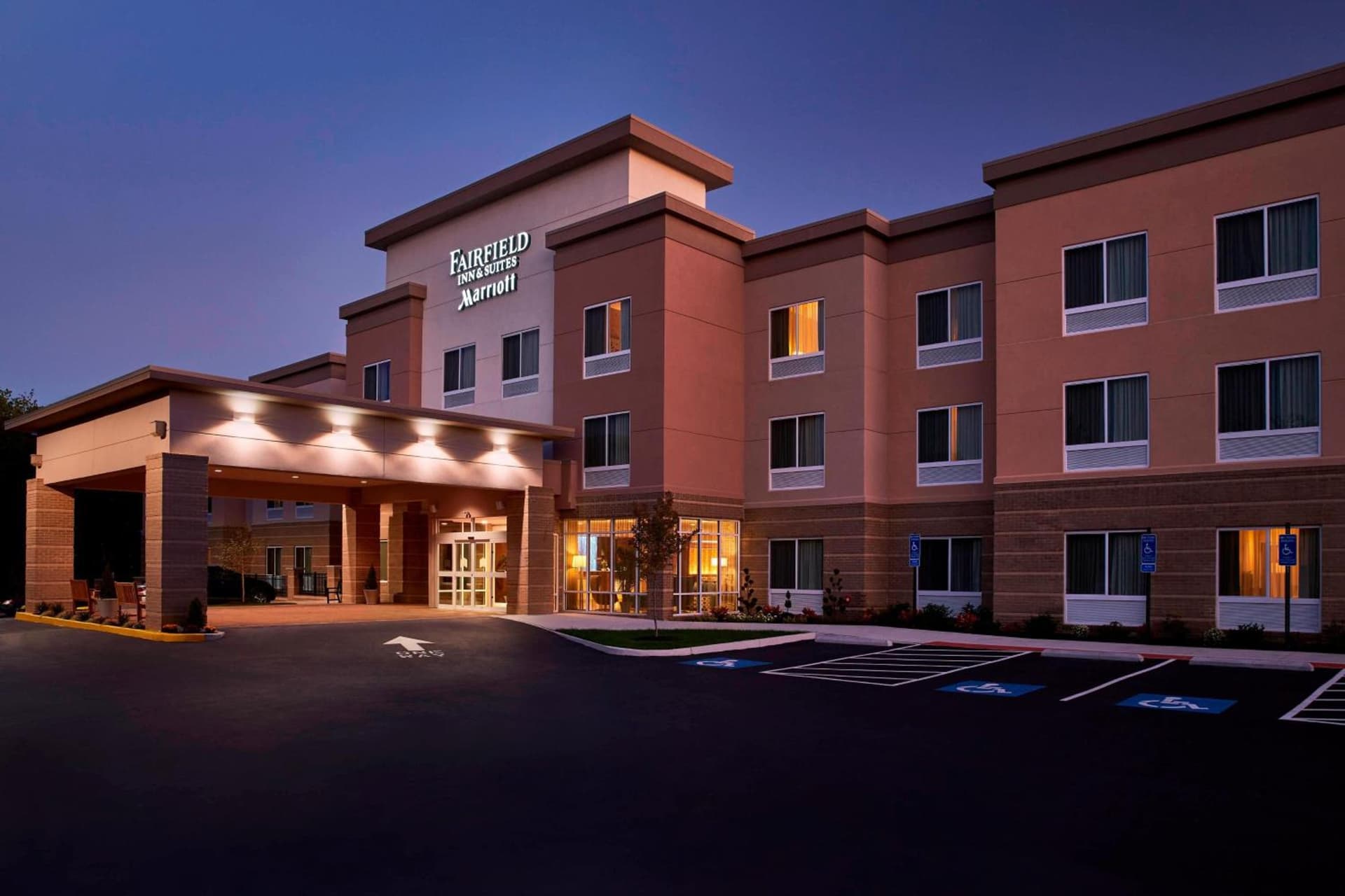 Fairfield Inn & Suites by Marriott Alexandria,Virginia interior in Alexandria, VA — gallery photo 2