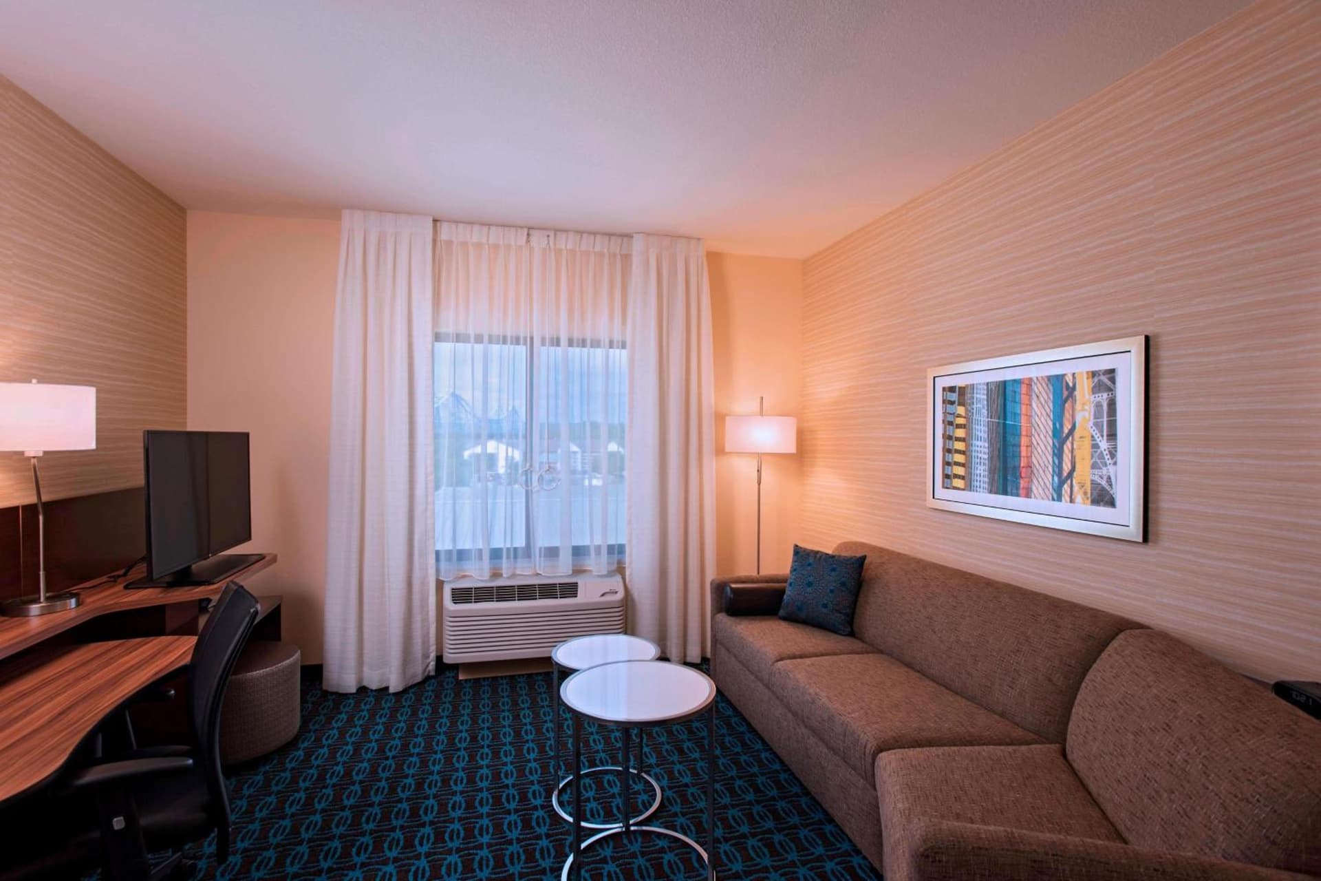 Fairfield Inn & Suites by Marriott La Crosse Downtown interior in La Crosse, WI — gallery photo 2