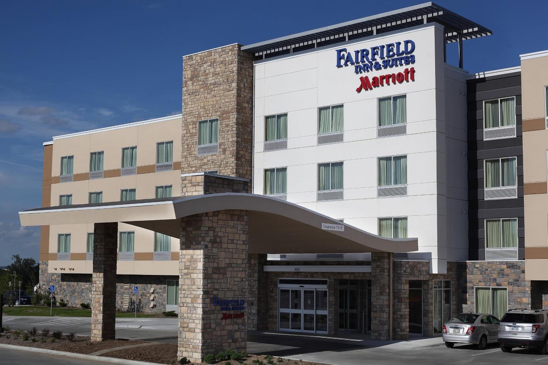 Fairfield Inn & Suites by Marriott Omaha Papillion interior in Papillion, NE — gallery photo 2