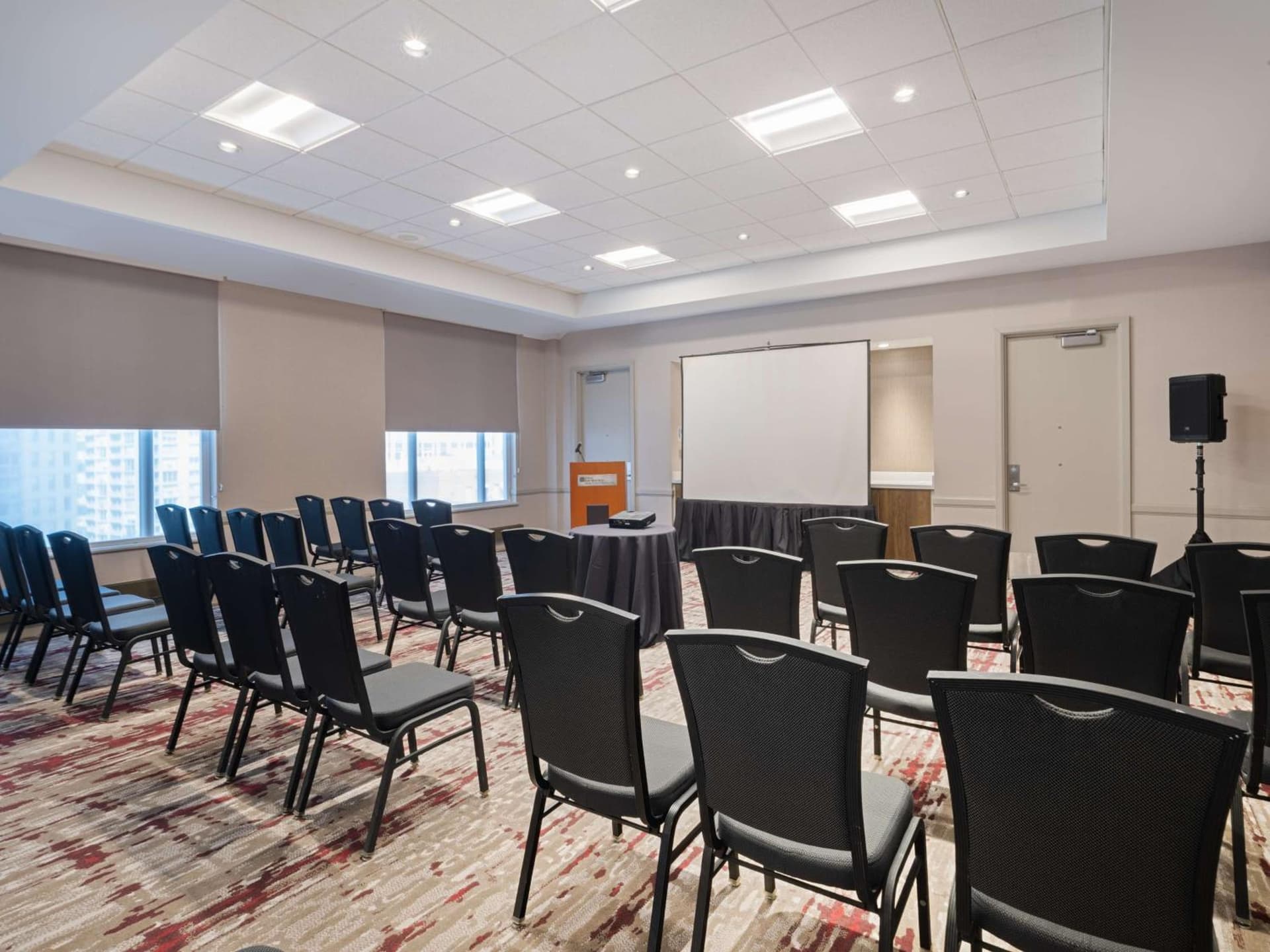 Hilton Garden Inn Chicago Downtown/Magnificent Mile gallery photo in Chicago, IL — image 48