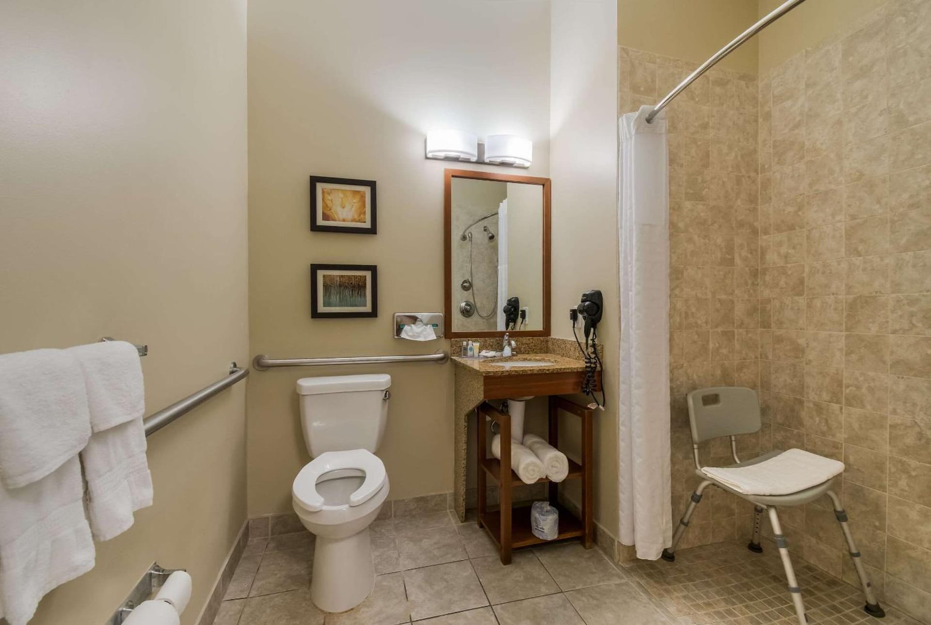 Comfort Inn & Suites Barnesville - Frackville gallery photo in Barnesville, PA — image 6