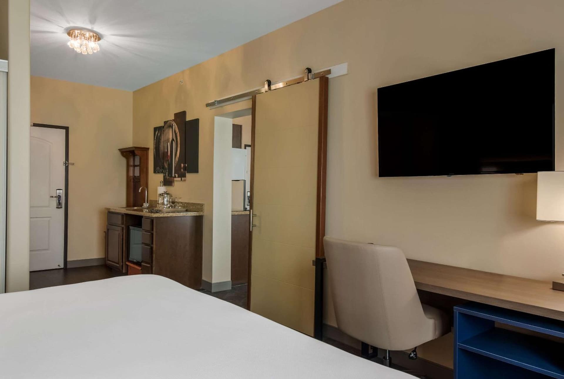 Comfort Inn & Suites Barnesville - Frackville gallery photo in Barnesville, PA — image 4