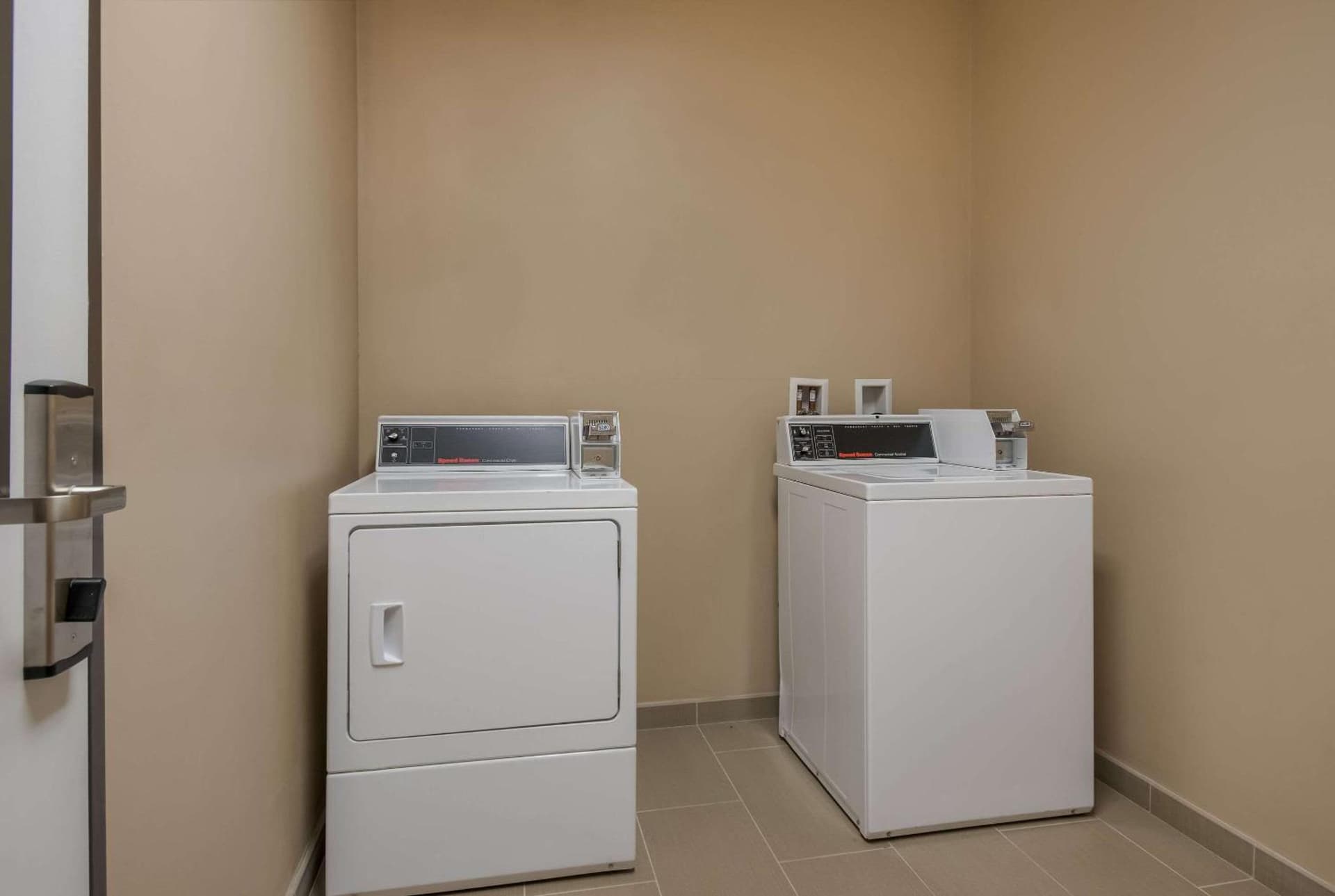 Comfort Inn & Suites Barnesville - Frackville gallery photo in Barnesville, PA — image 5