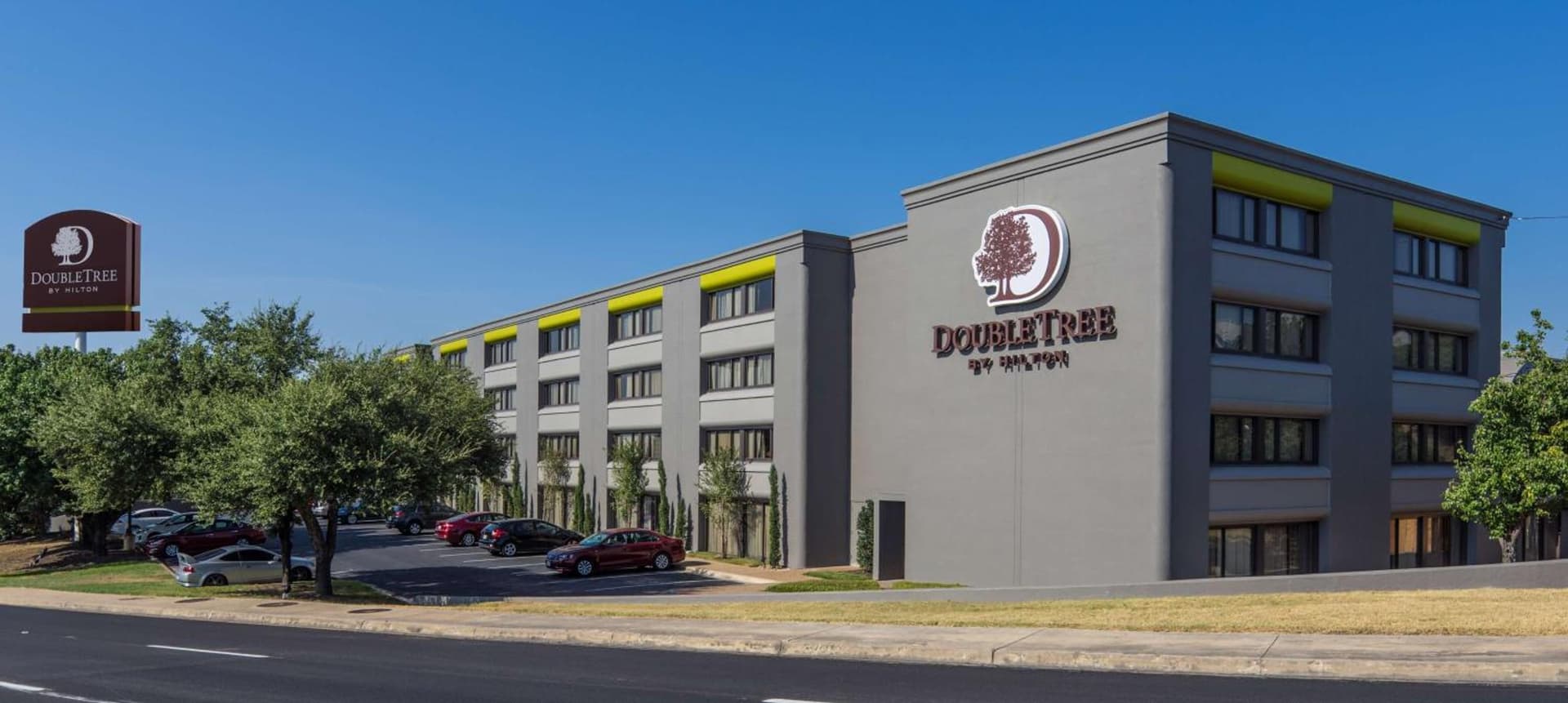 DoubleTree by Hilton Austin Northwest - Arboretum featured exterior or lobby in Austin, TX — similar hotel
