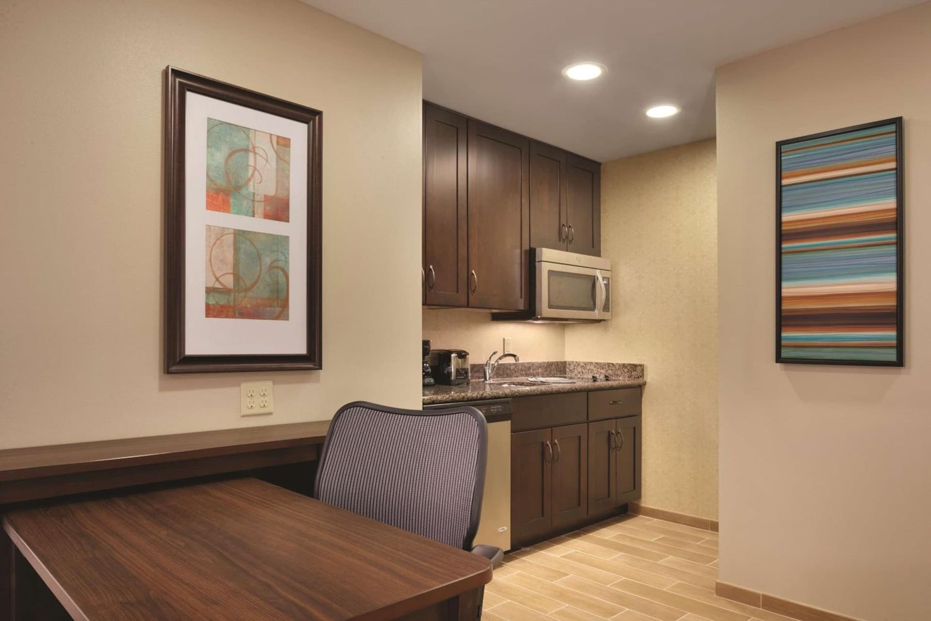 Homewood Suites by Hilton Kalamazoo-Portage gallery photo in Kalamazoo, MI — image 26