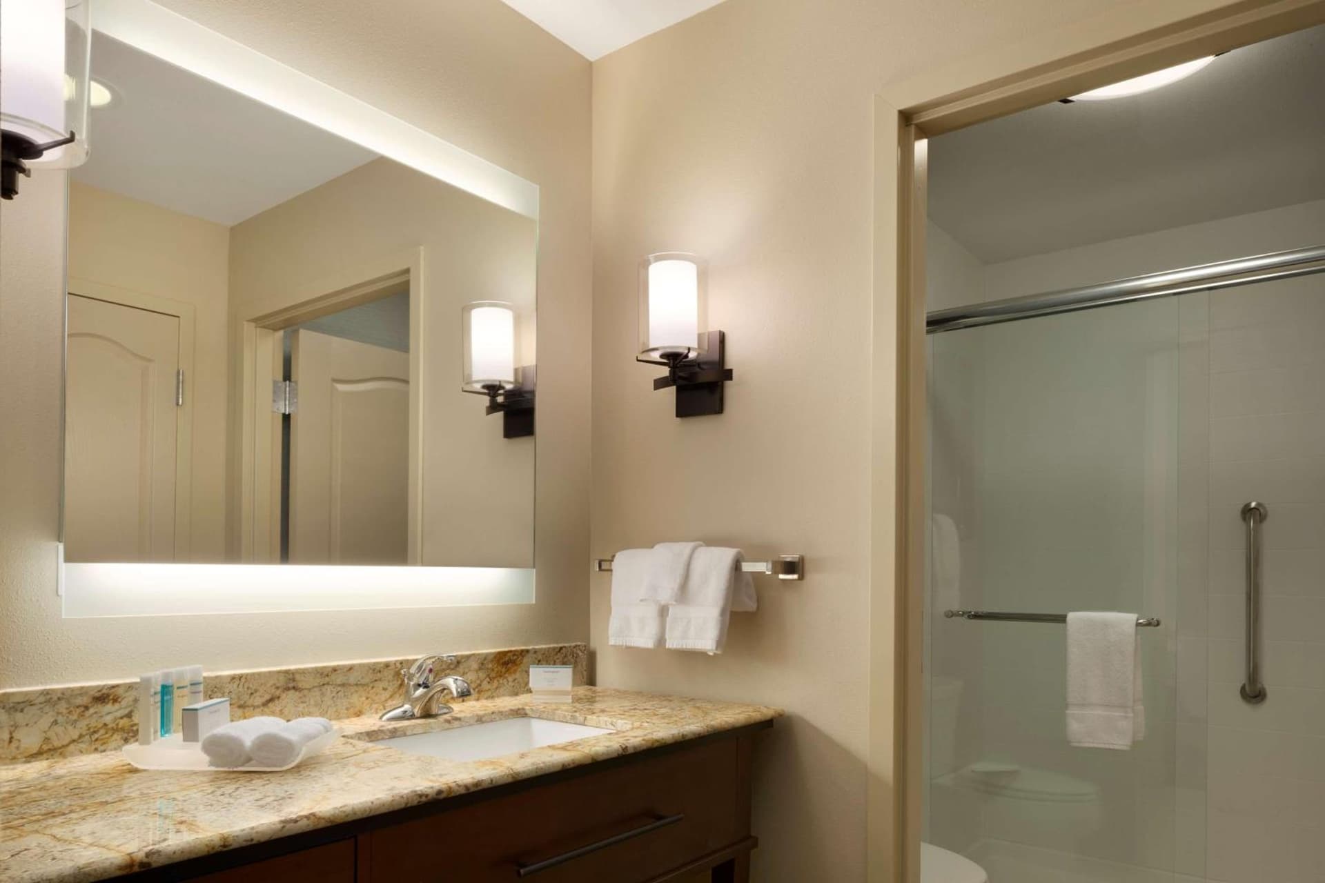 Homewood Suites by Hilton Kalamazoo-Portage gallery photo in Kalamazoo, MI — image 36
