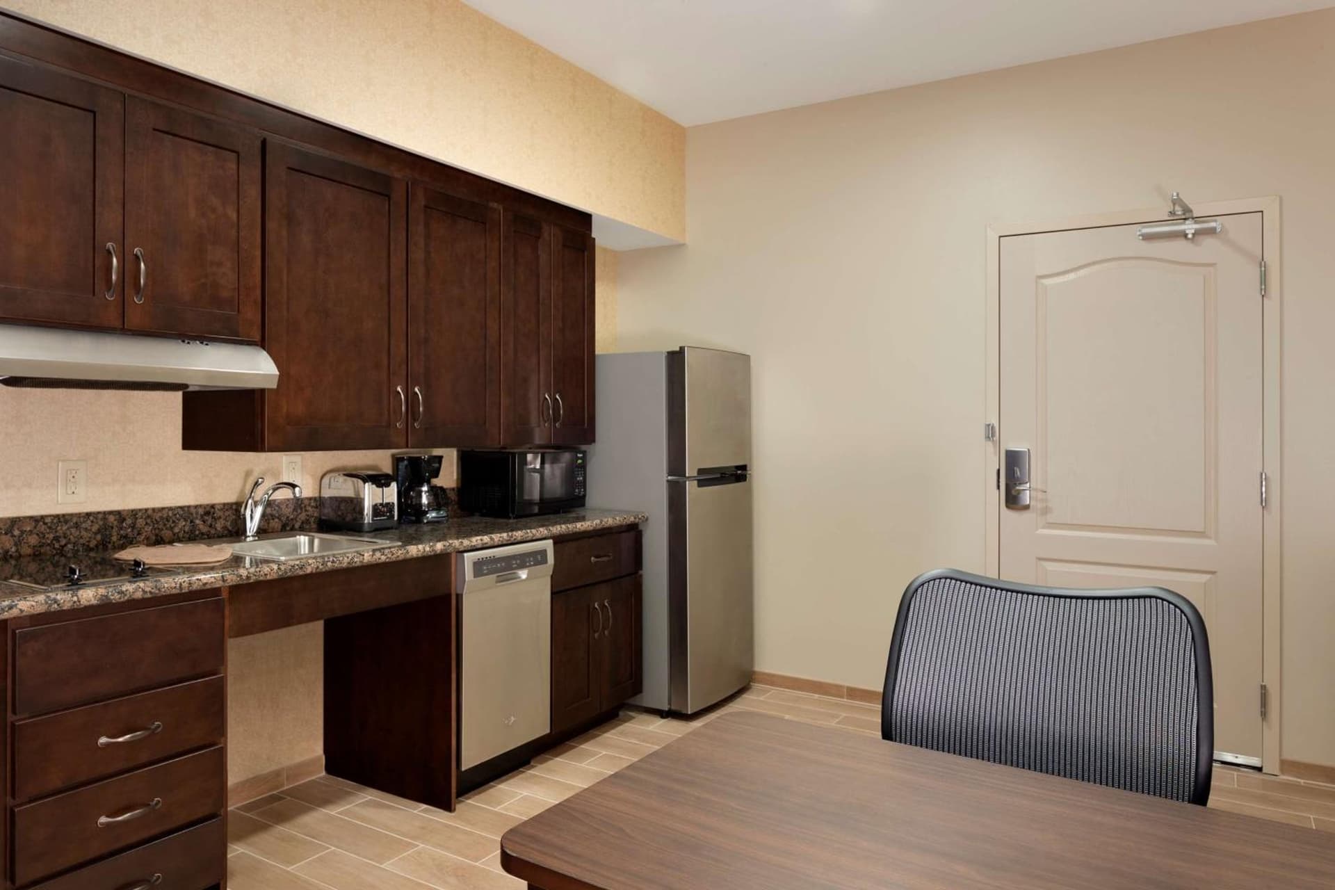 Homewood Suites by Hilton Kalamazoo-Portage gallery photo in Kalamazoo, MI — image 20