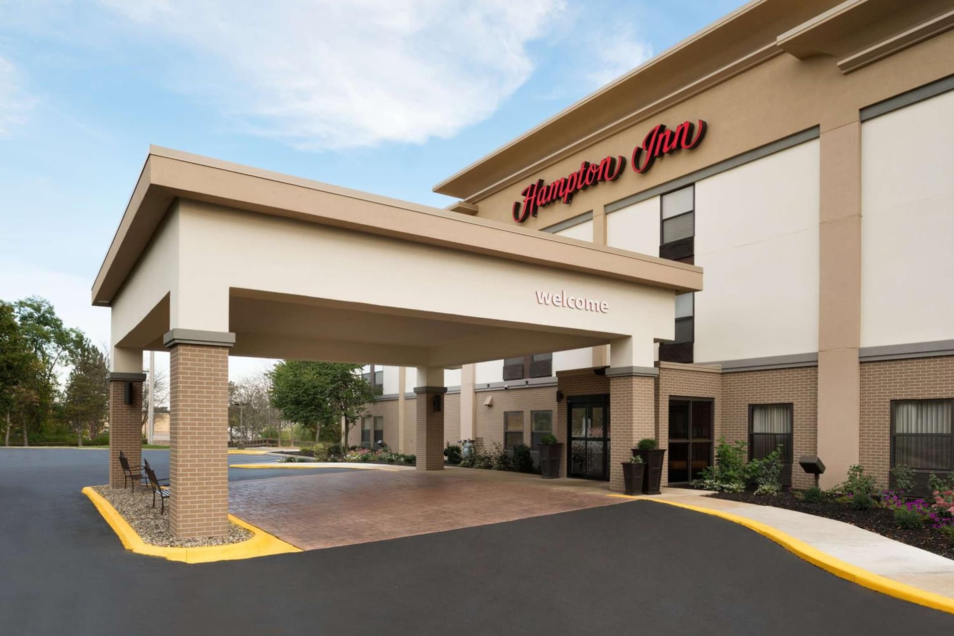 Hampton Inn Battle Creek interior in Battle Creek, MI — gallery photo 2