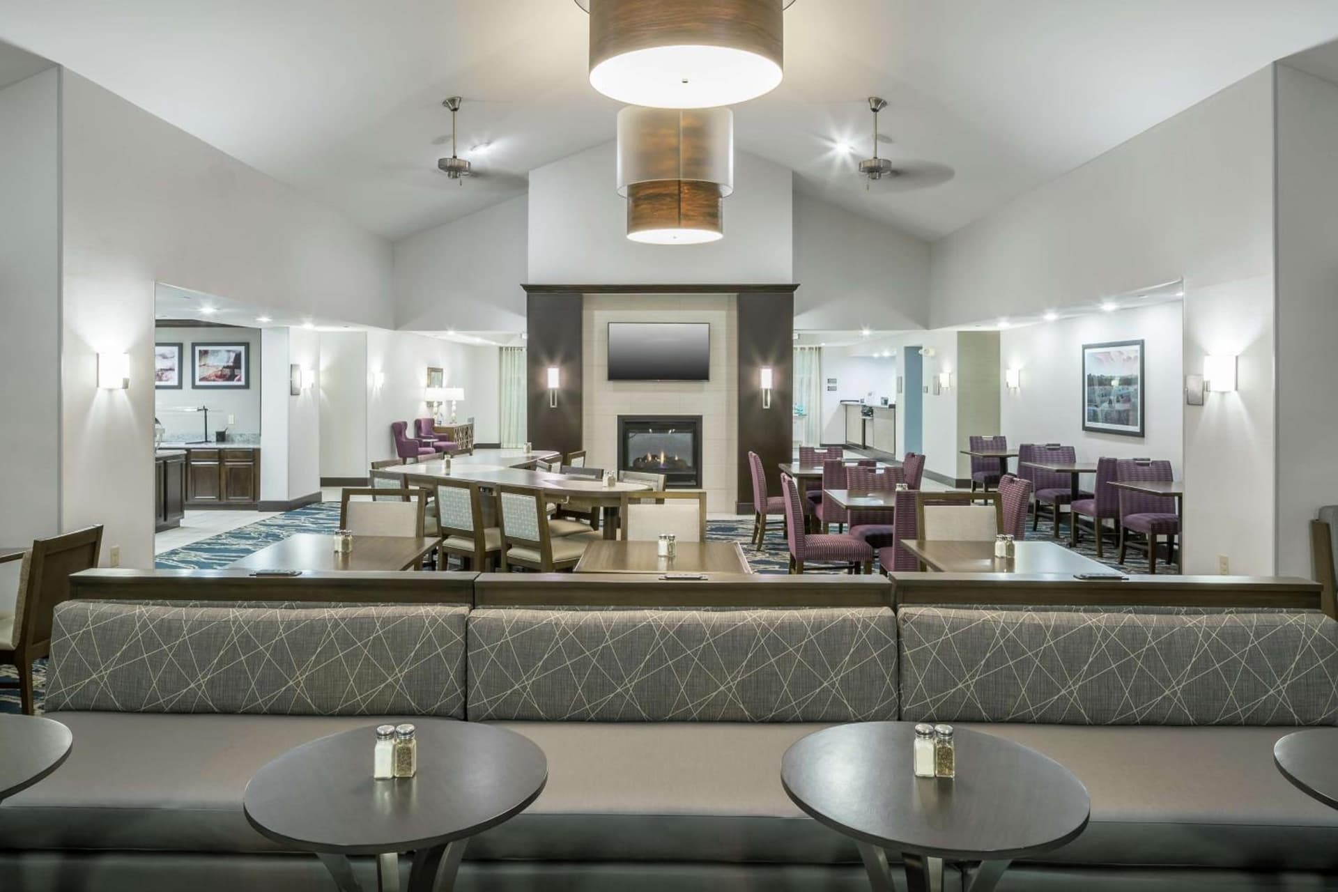 Homewood Suites by Hilton Cedar Rapids-North gallery photo in Cedar Rapids, IA — image 6