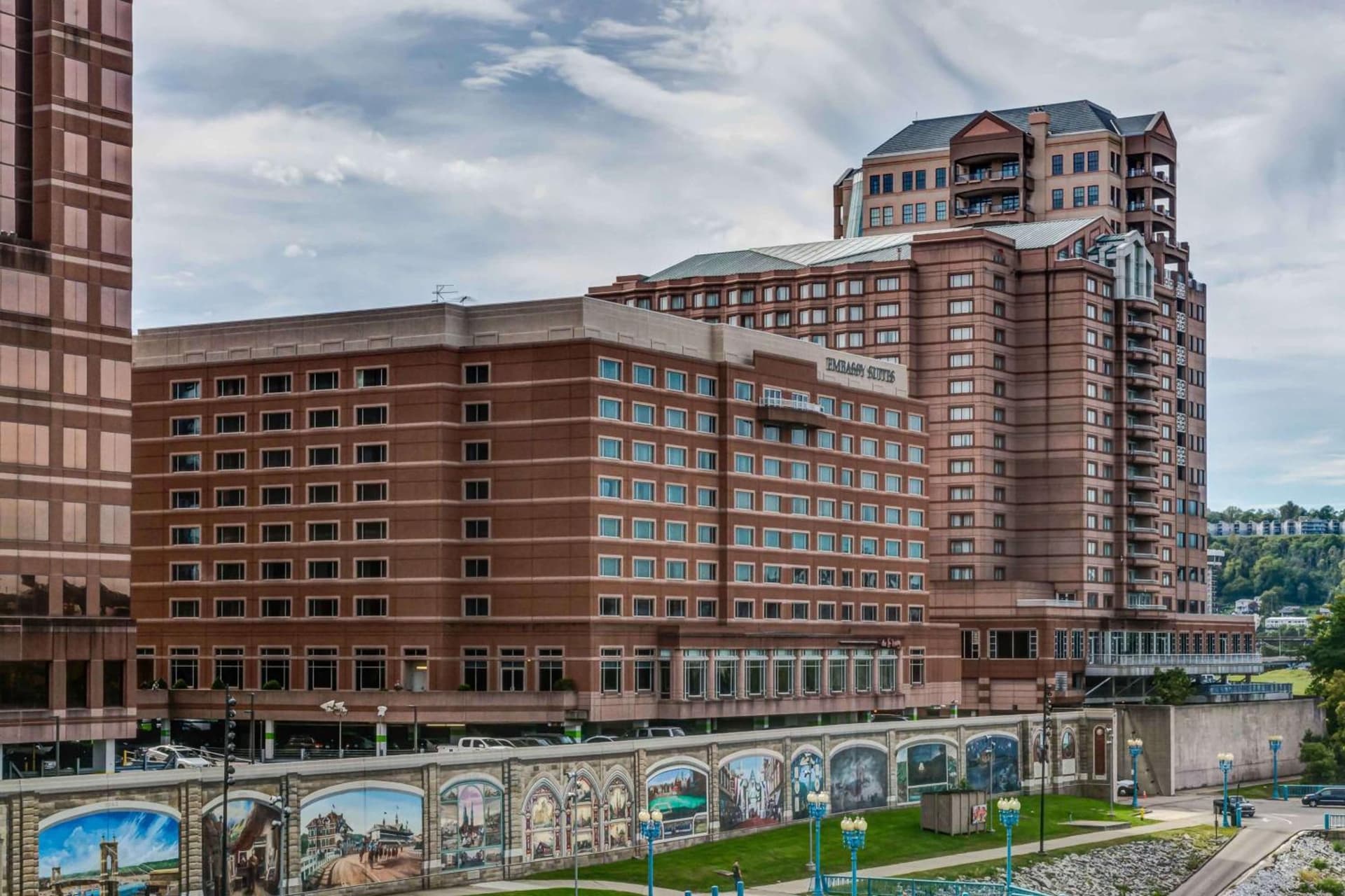 Embassy Suites Cincinnati - RiverCenter — hotel in Covington, Kentucky