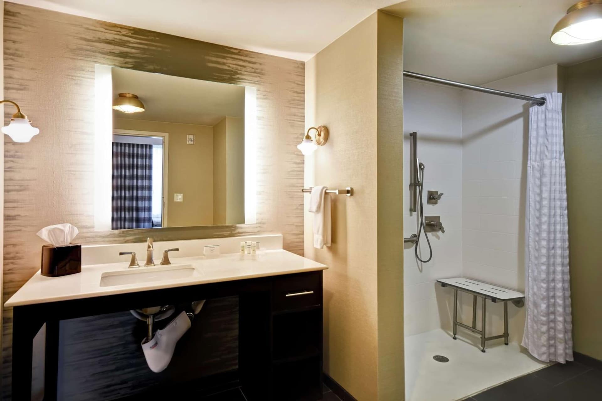 Homewood Suites by Hilton Dallas Arlington South gallery photo in Arlington, TX — image 21