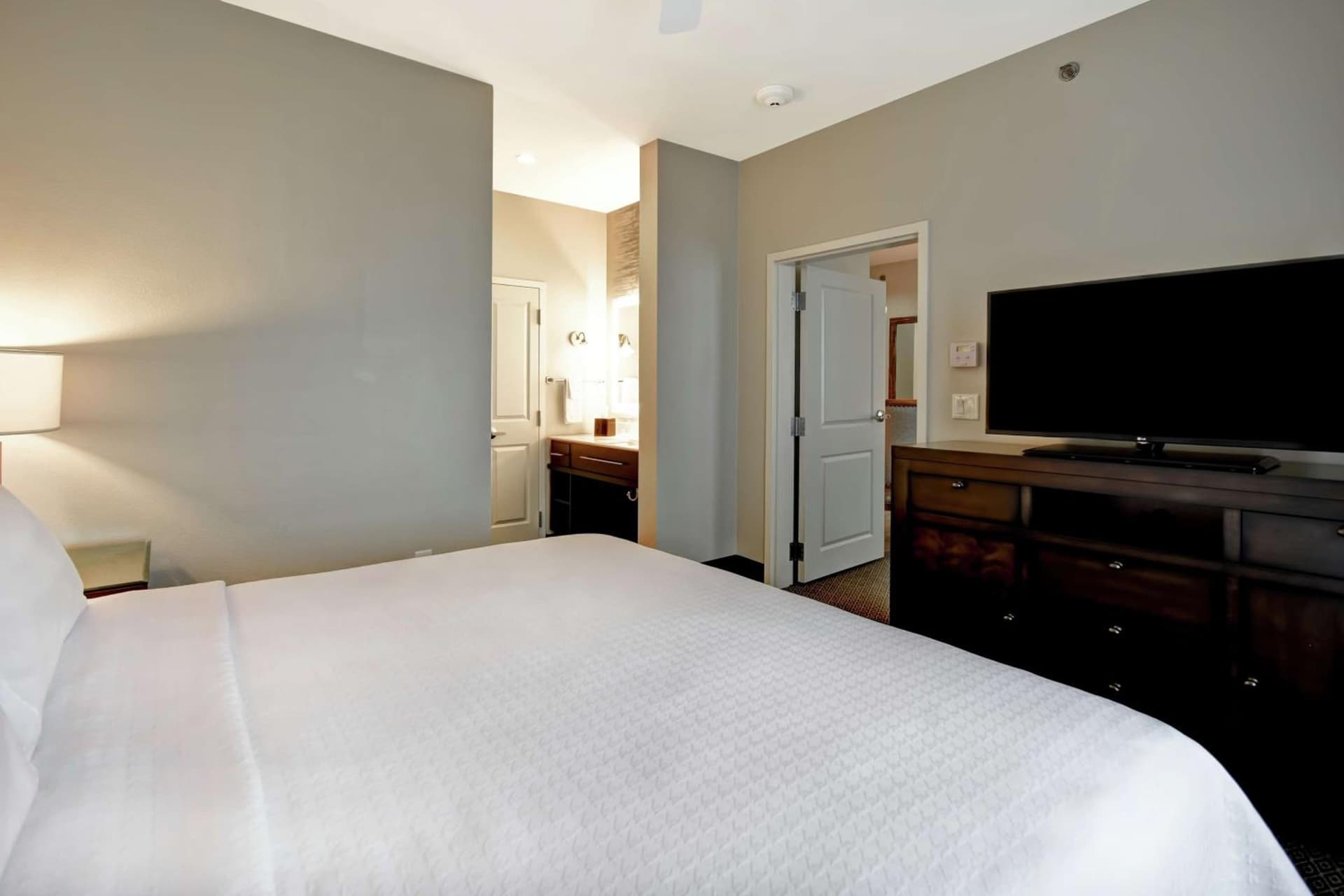 Homewood Suites by Hilton Dallas Arlington South gallery photo in Arlington, TX — image 47