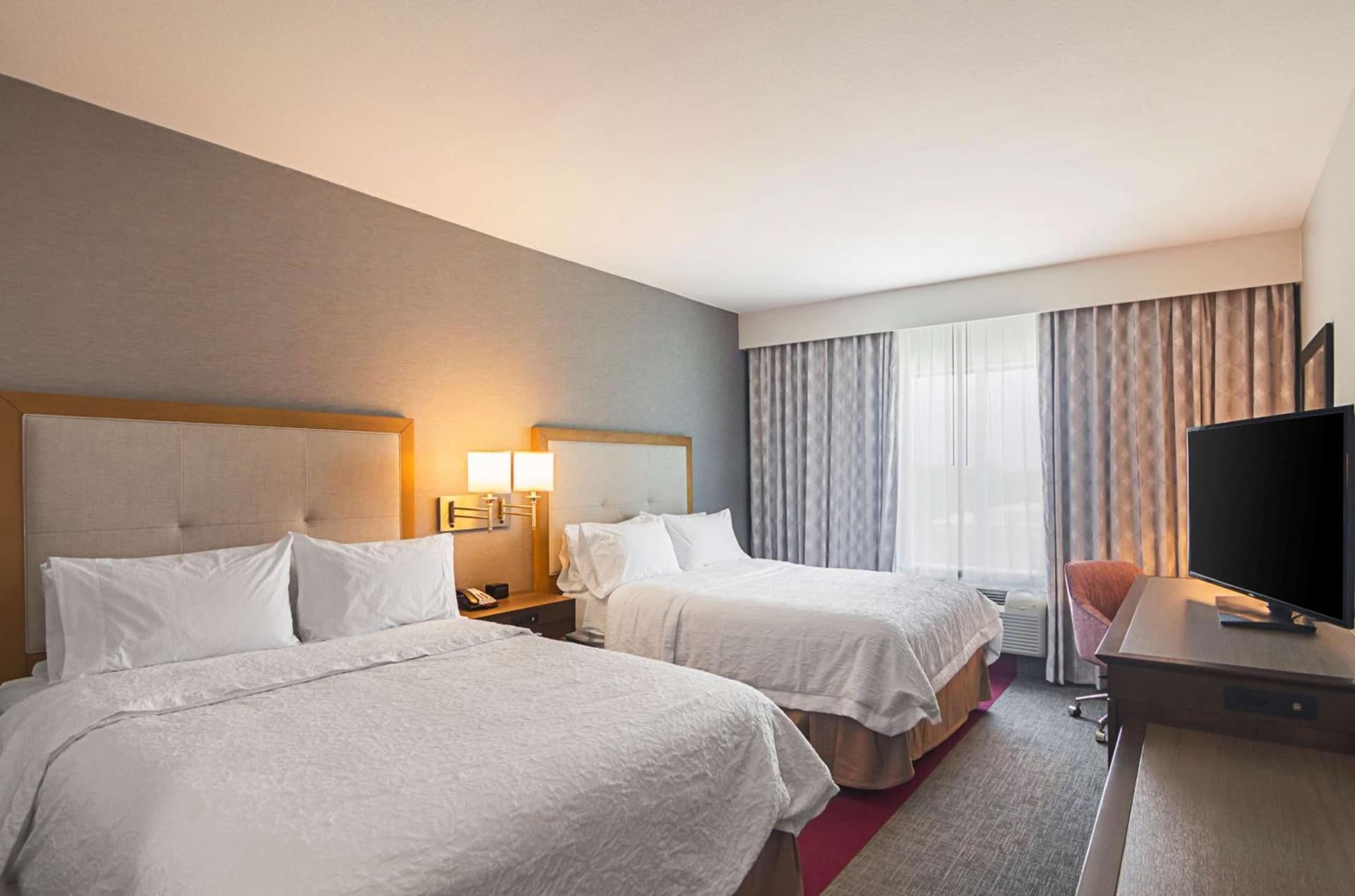 Hampton Inn & Suites Dallas/Richardson interior in Richardson, TX — gallery photo 2