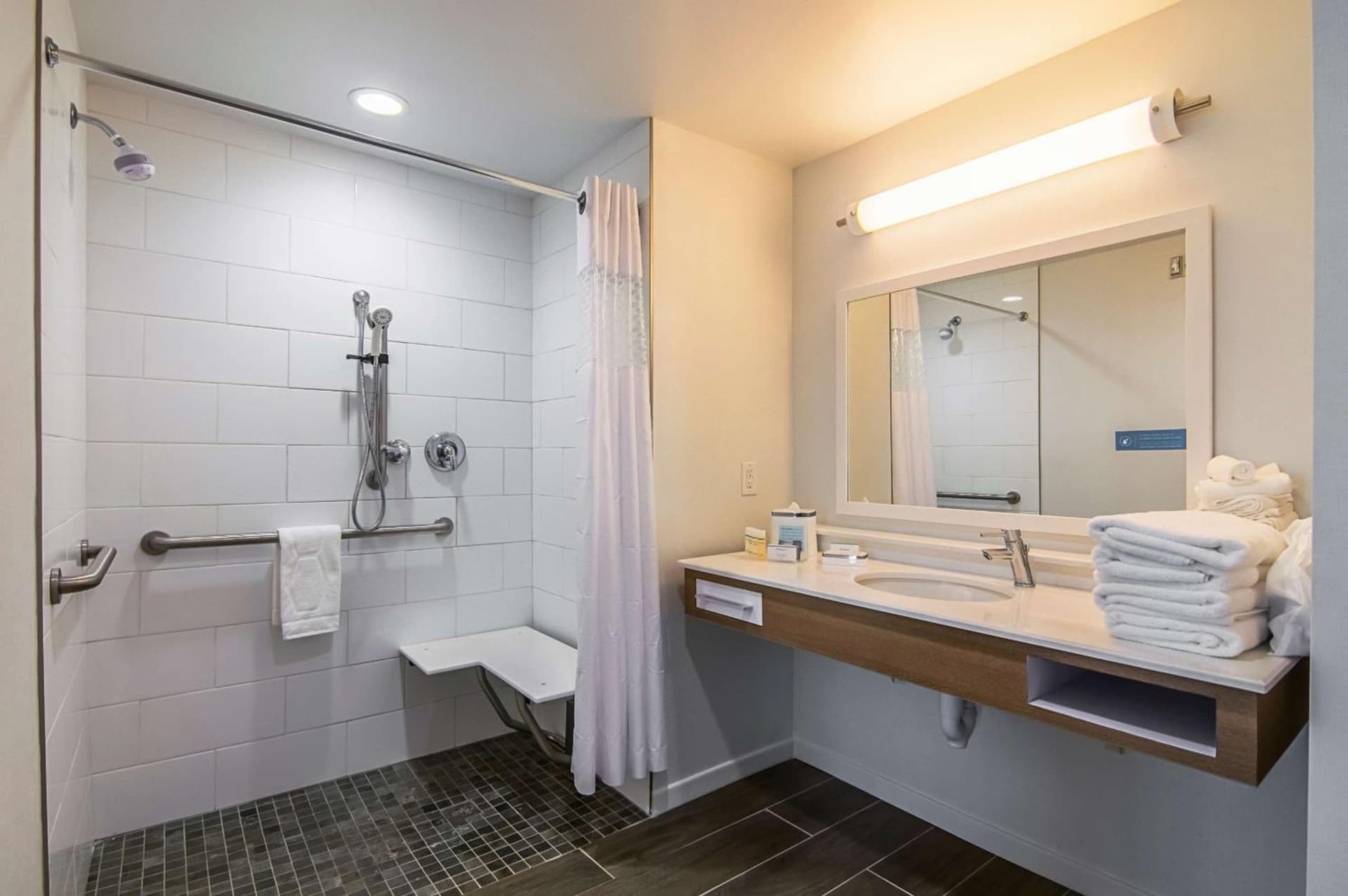 Hampton Inn & Suites Dallas/Richardson gallery photo in Richardson, TX — image 19