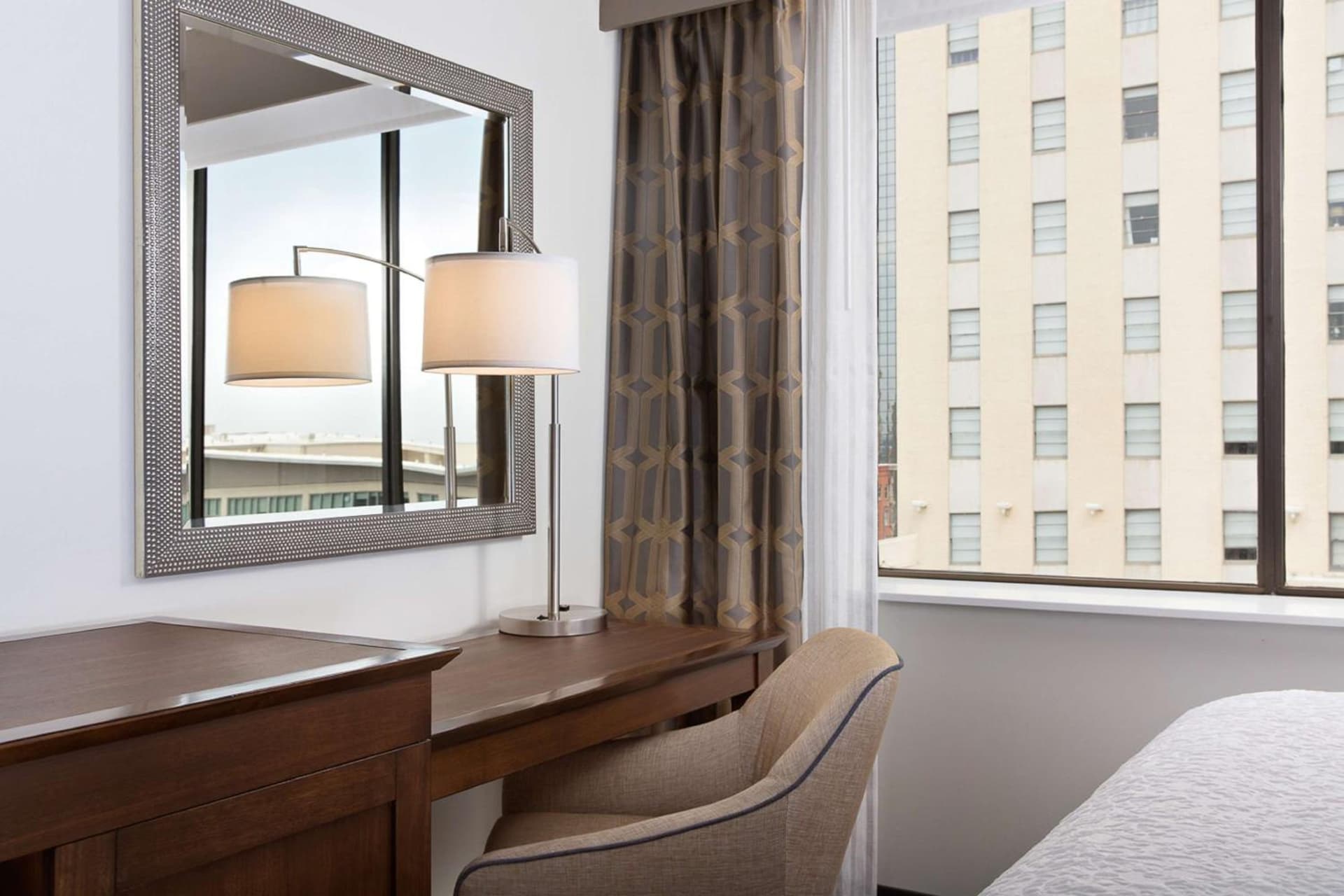 Hampton Inn & Suites Dallas Downtown gallery photo in Dallas, TX — image 7