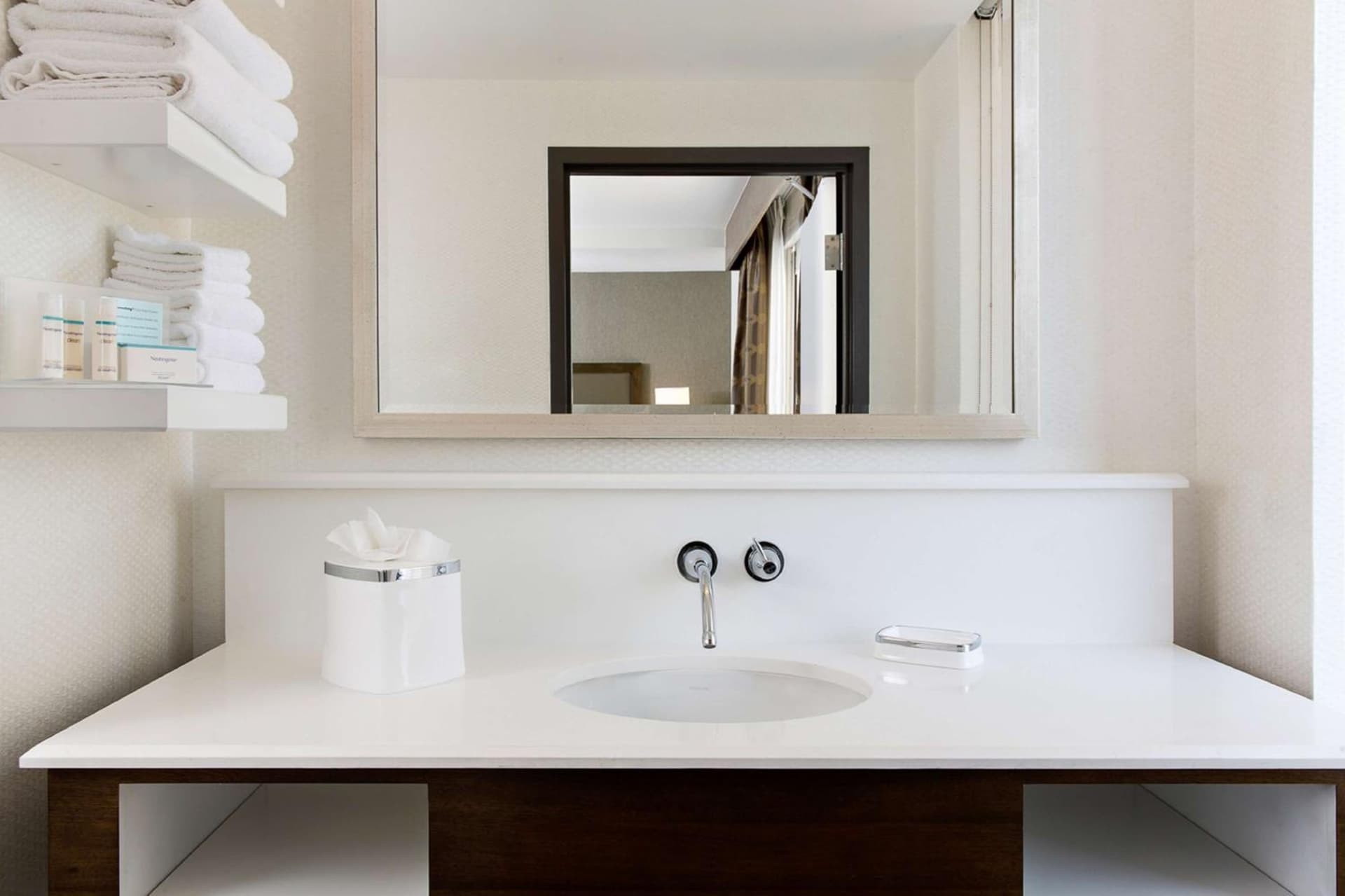 Hampton Inn & Suites Dallas Downtown gallery photo in Dallas, TX — image 31