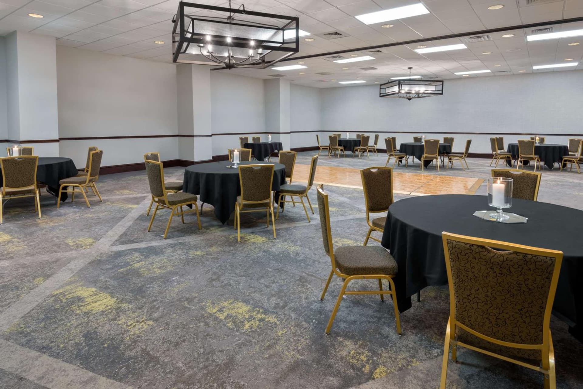 Embassy Suites Dallas - Park Central Area gallery photo in Dallas, TX — image 13
