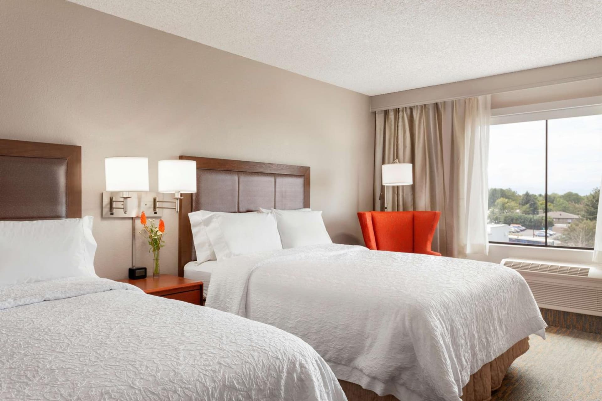 Hampton Inn & Suites Denver-Cherry Creek interior in Denver, CO — gallery photo 2