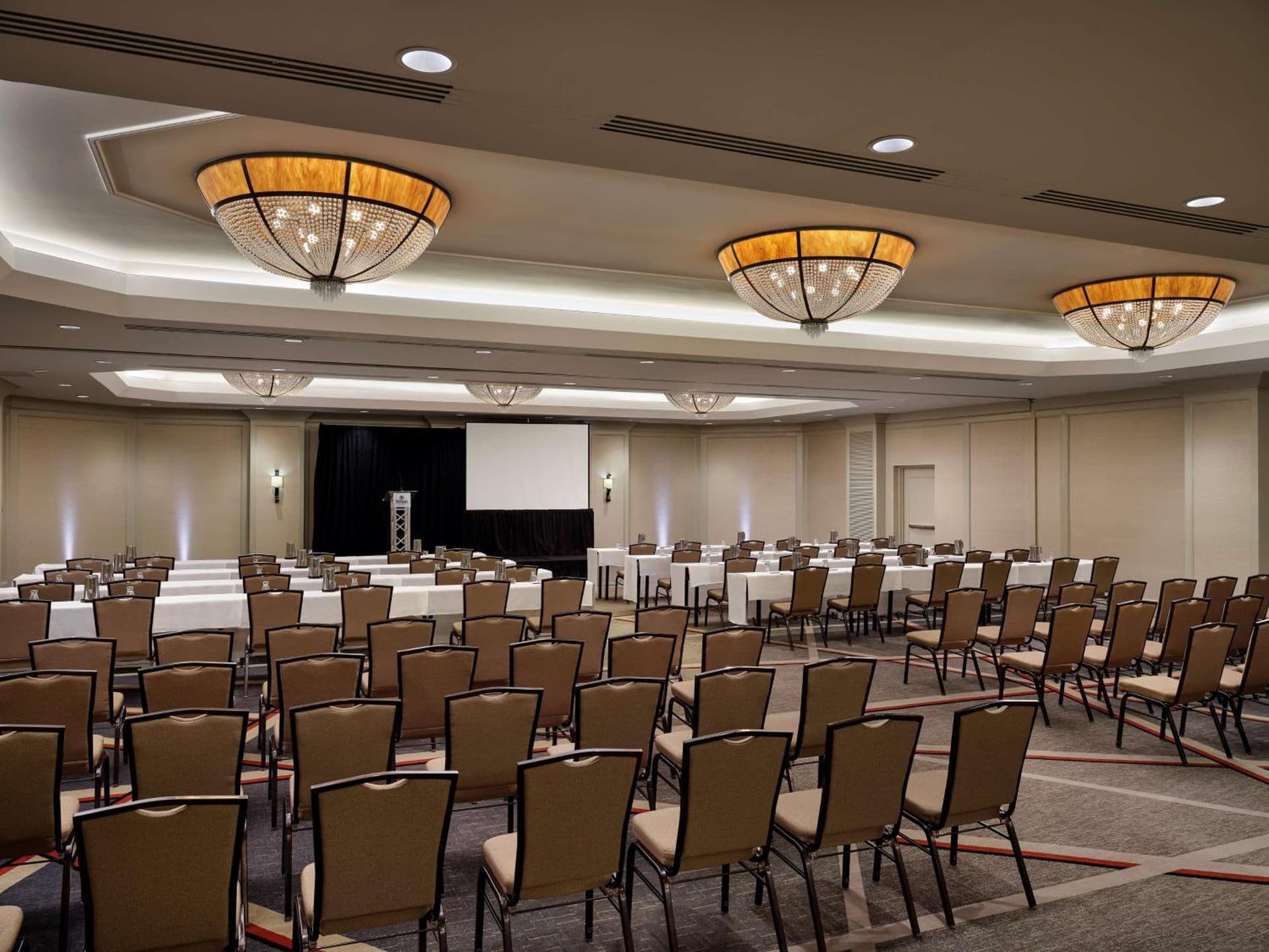 Hilton Arlington gallery photo in Arlington, VA — image 54