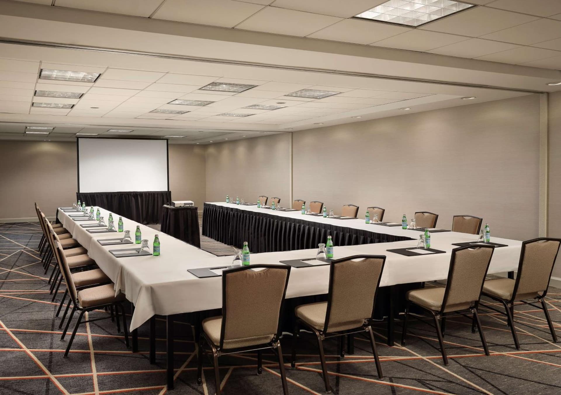 Hilton Arlington gallery photo in Arlington, VA — image 27