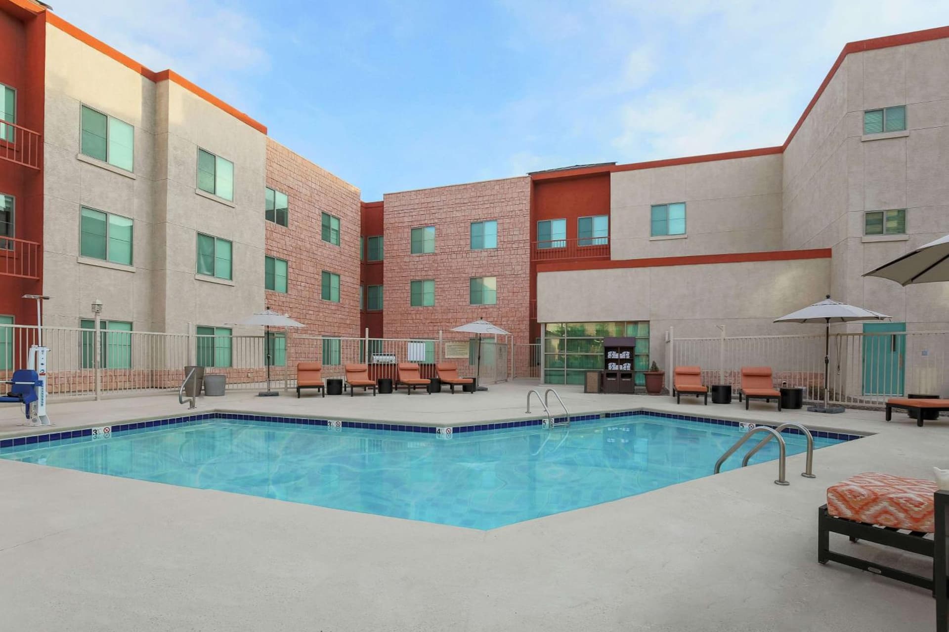 Hampton Inn & Suites Denver Tech Center property views in Centennial, CO — gallery photo 3