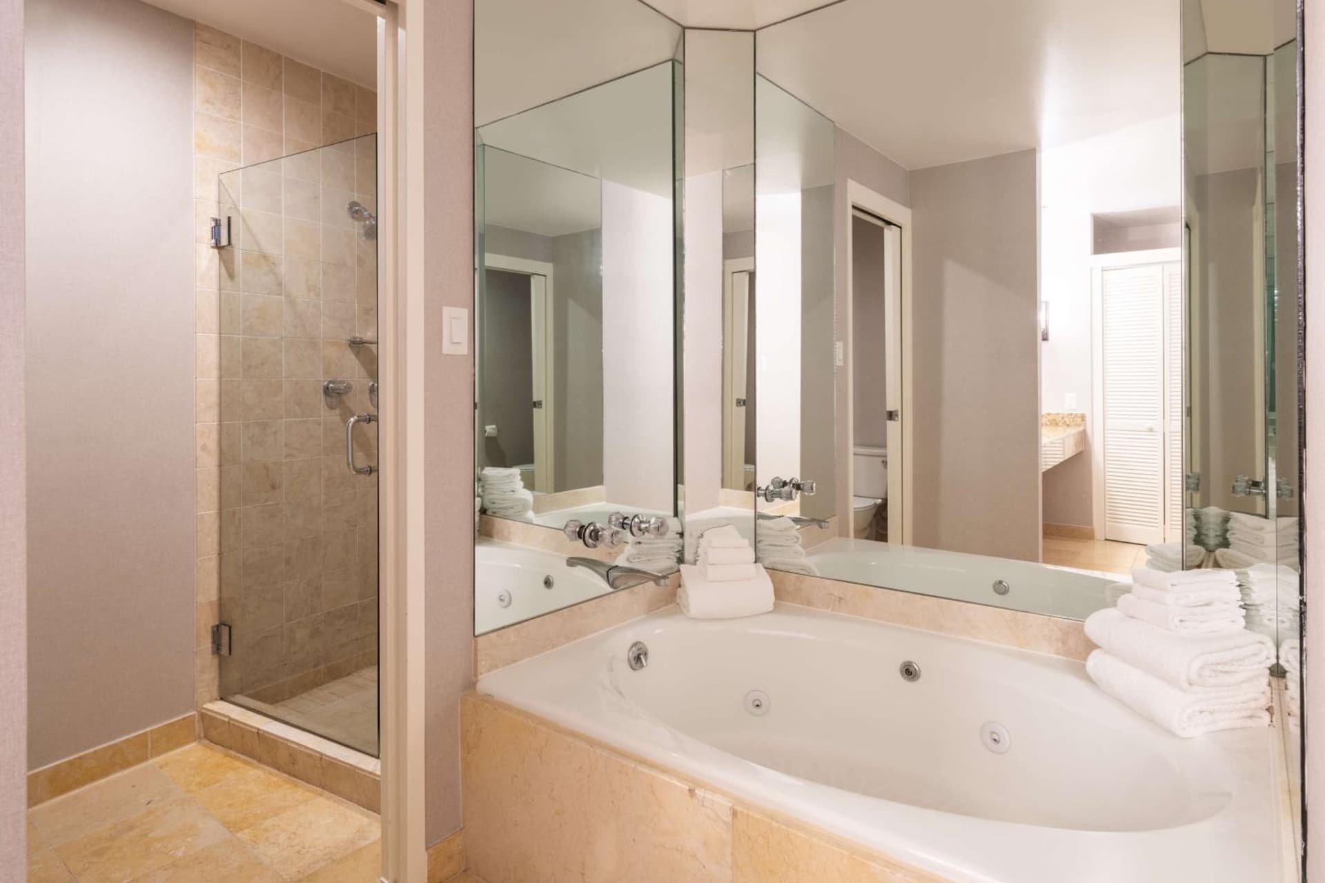 Hilton Dallas Lincoln Centre by the Galleria gallery photo in Dallas, TX — image 4