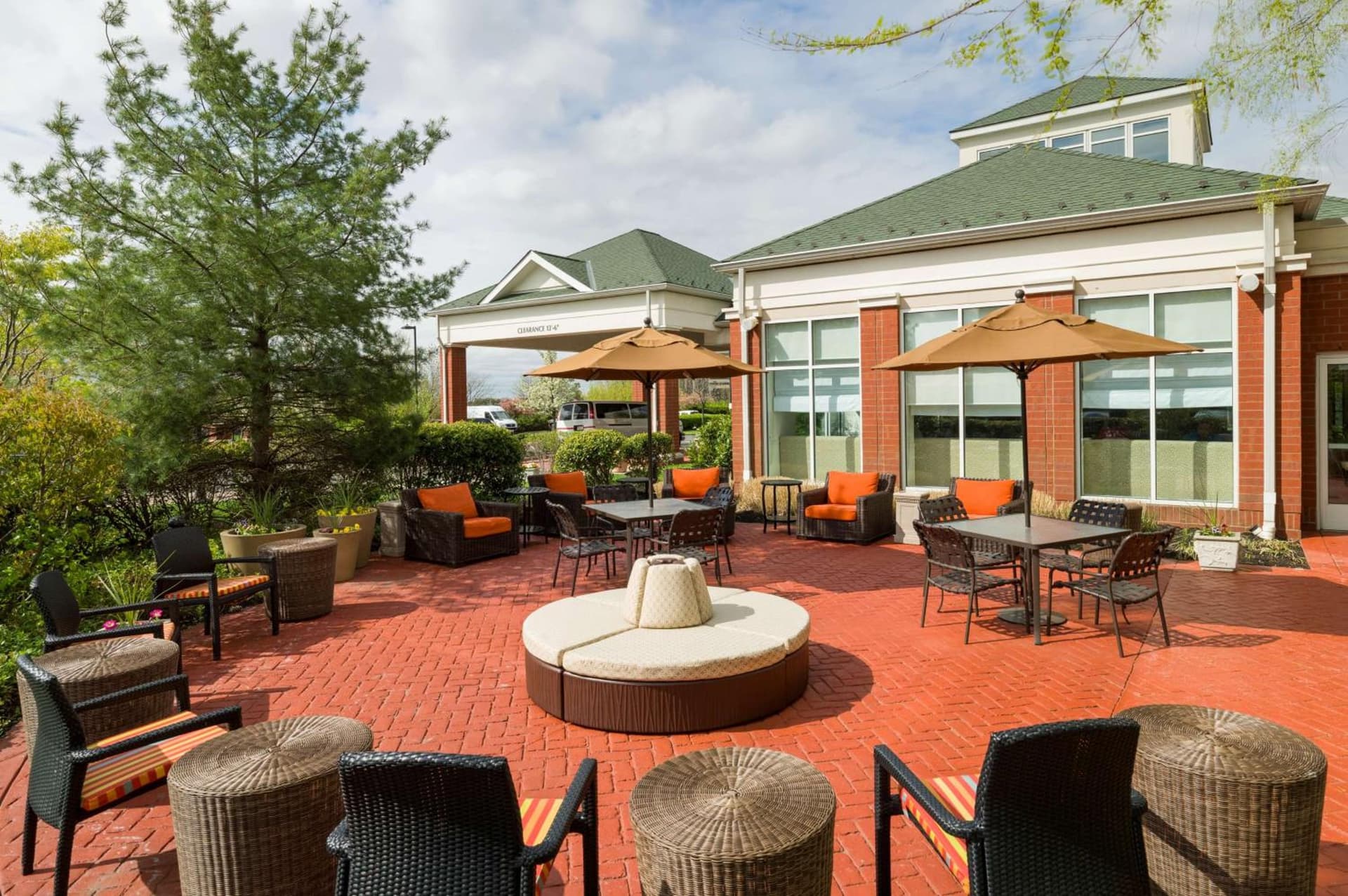 Hilton Garden Inn Edison/Raritan Center interior in Edison — gallery photo 2