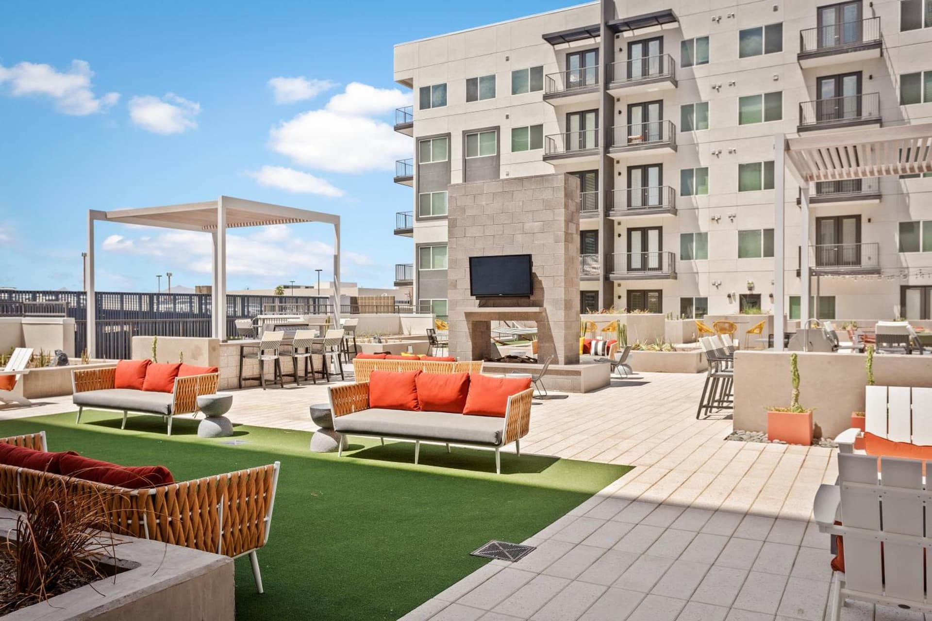 Mint House Phoenix - Midtown property views in Phoenix, AZ — gallery photo 3