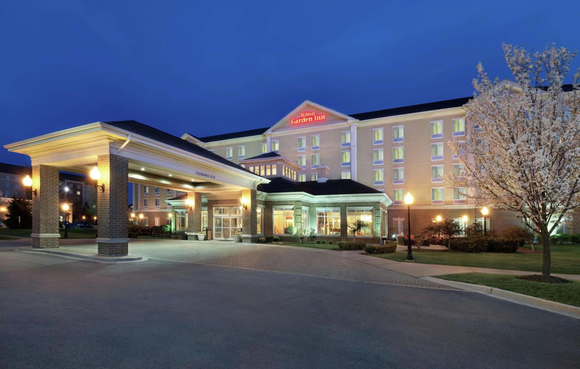 Hilton Garden Inn Chicago/Midway Airport featured exterior or lobby in Chicago, IL — similar hotel