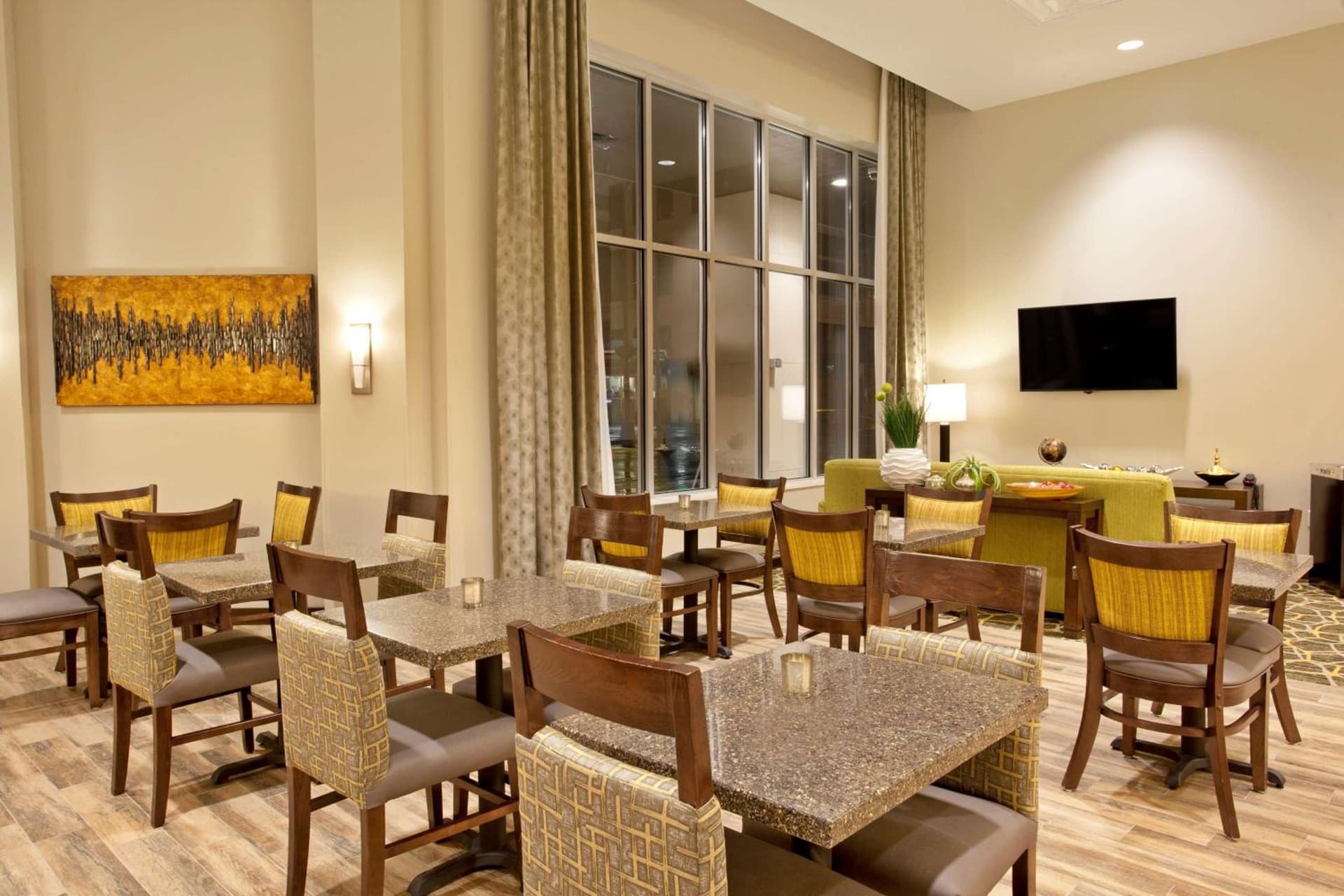 Hampton Inn & Suites - Minneapolis/Downtown gallery photo in Minneapolis, MN — image 4