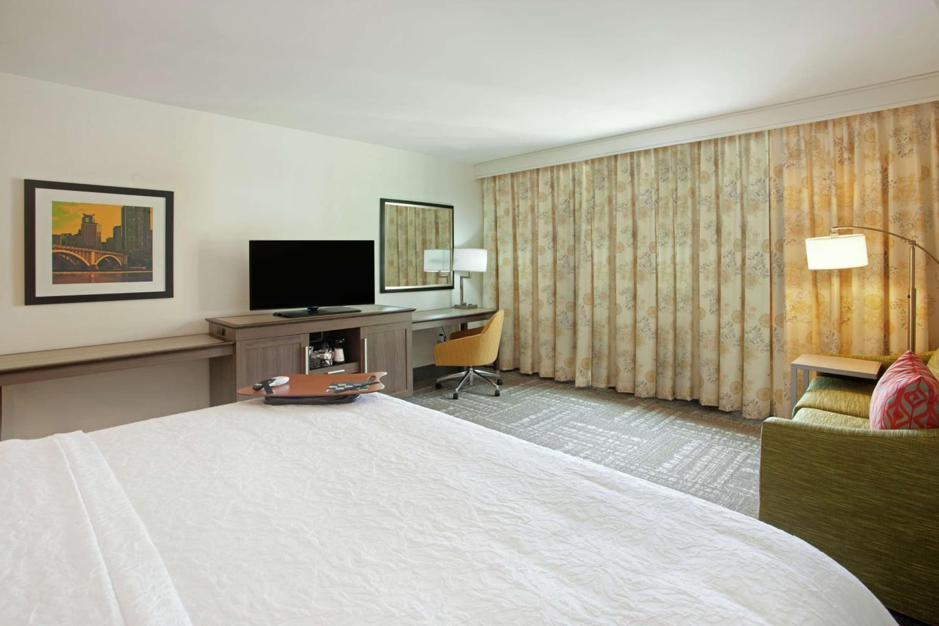 Hampton Inn & Suites - Minneapolis/Downtown gallery photo in Minneapolis, MN — image 37