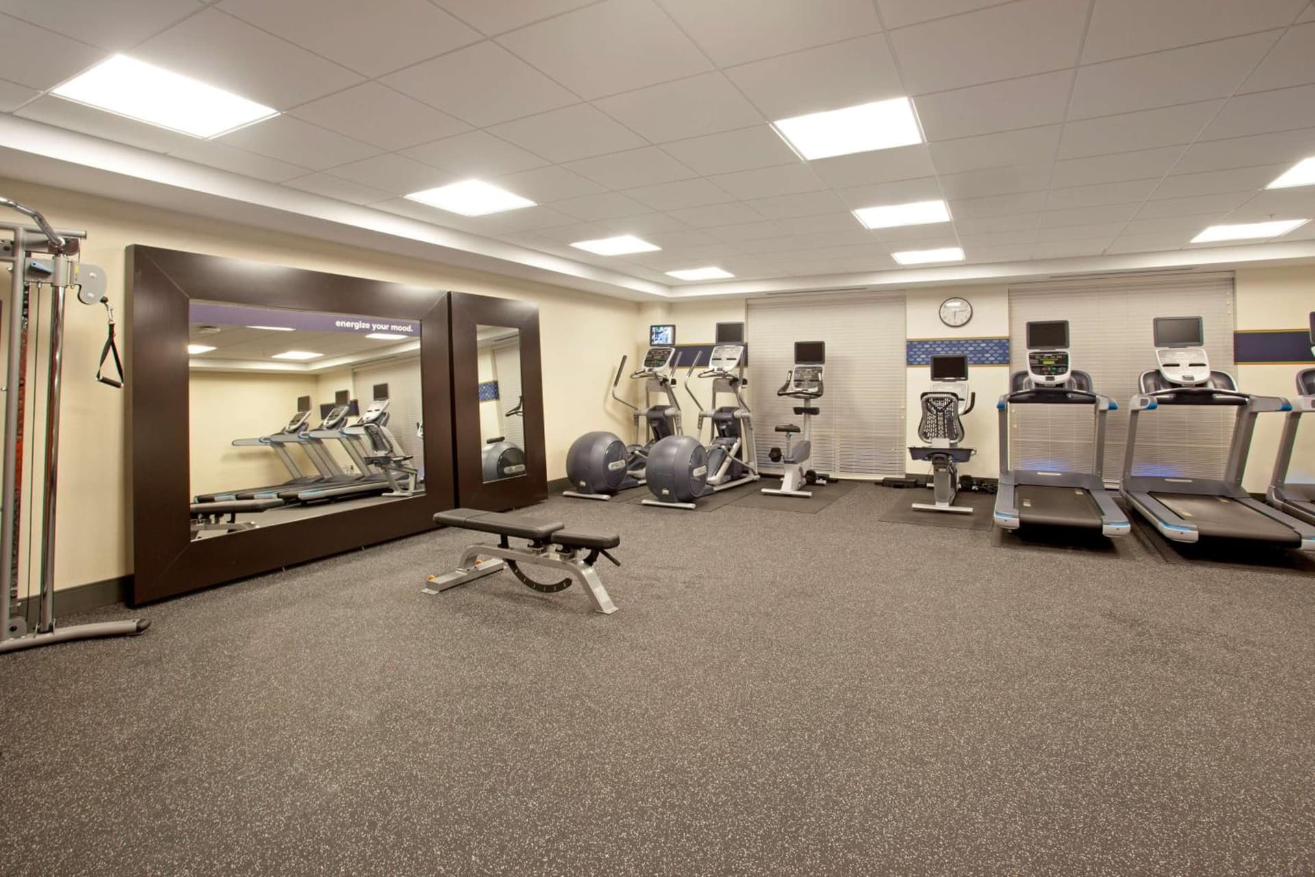 Hampton Inn & Suites - Minneapolis/Downtown gallery photo in Minneapolis, MN — image 16